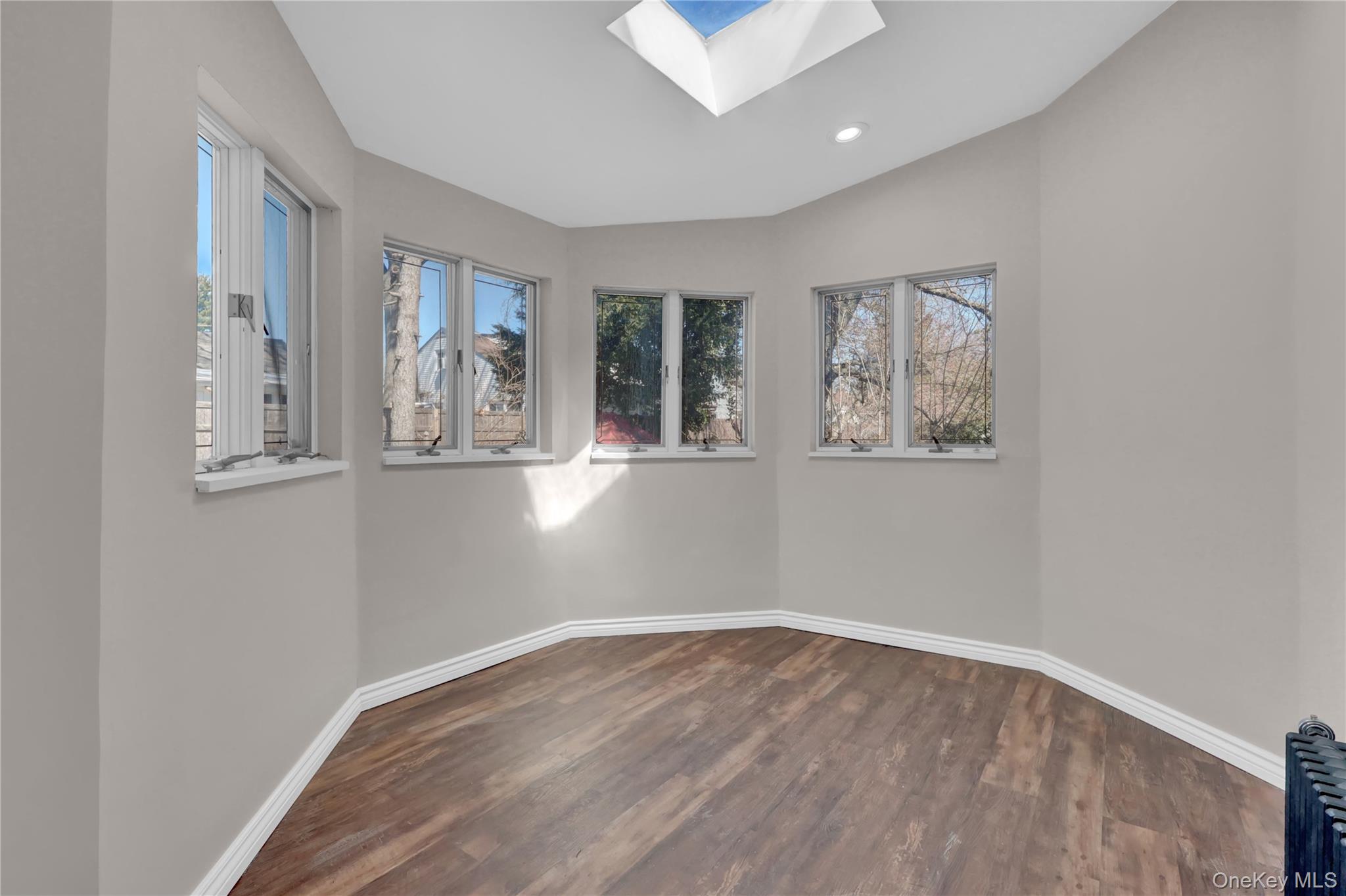 154 California Avenue – For Sale photo 12