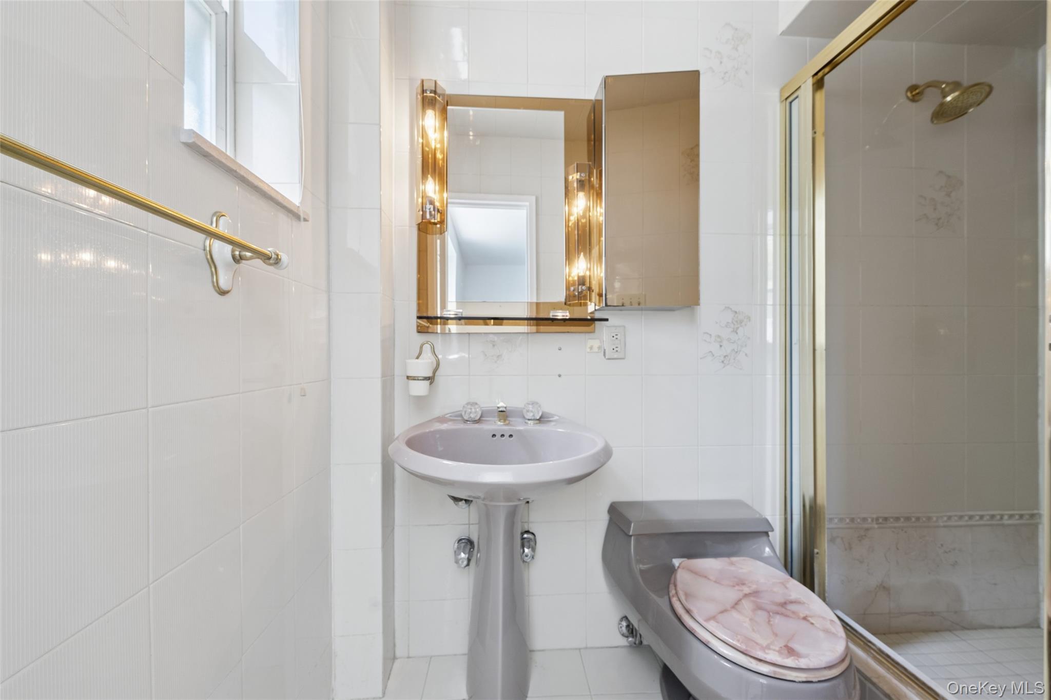 162-41 Powells Cove Boulevard, Unit 1G photo 8