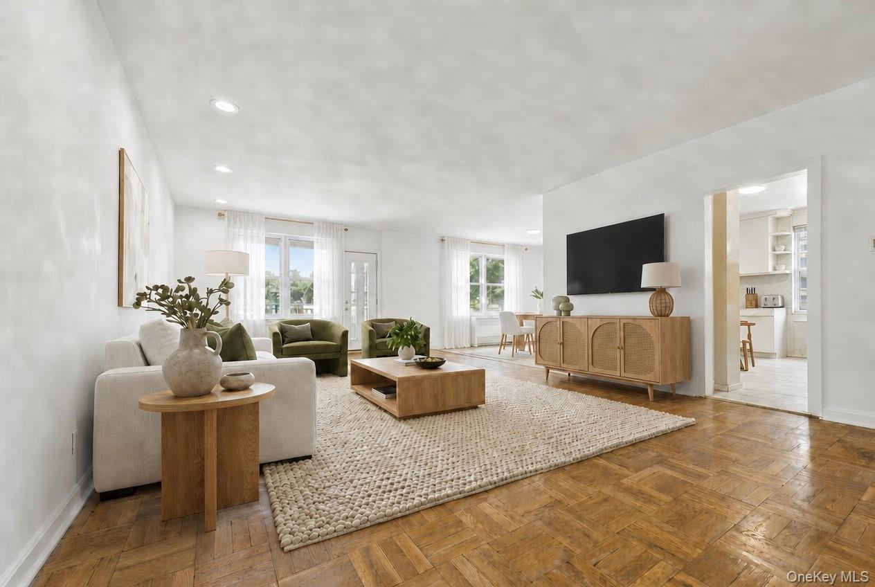 162-41 Powells Cove Boulevard, Unit 1G photo 3