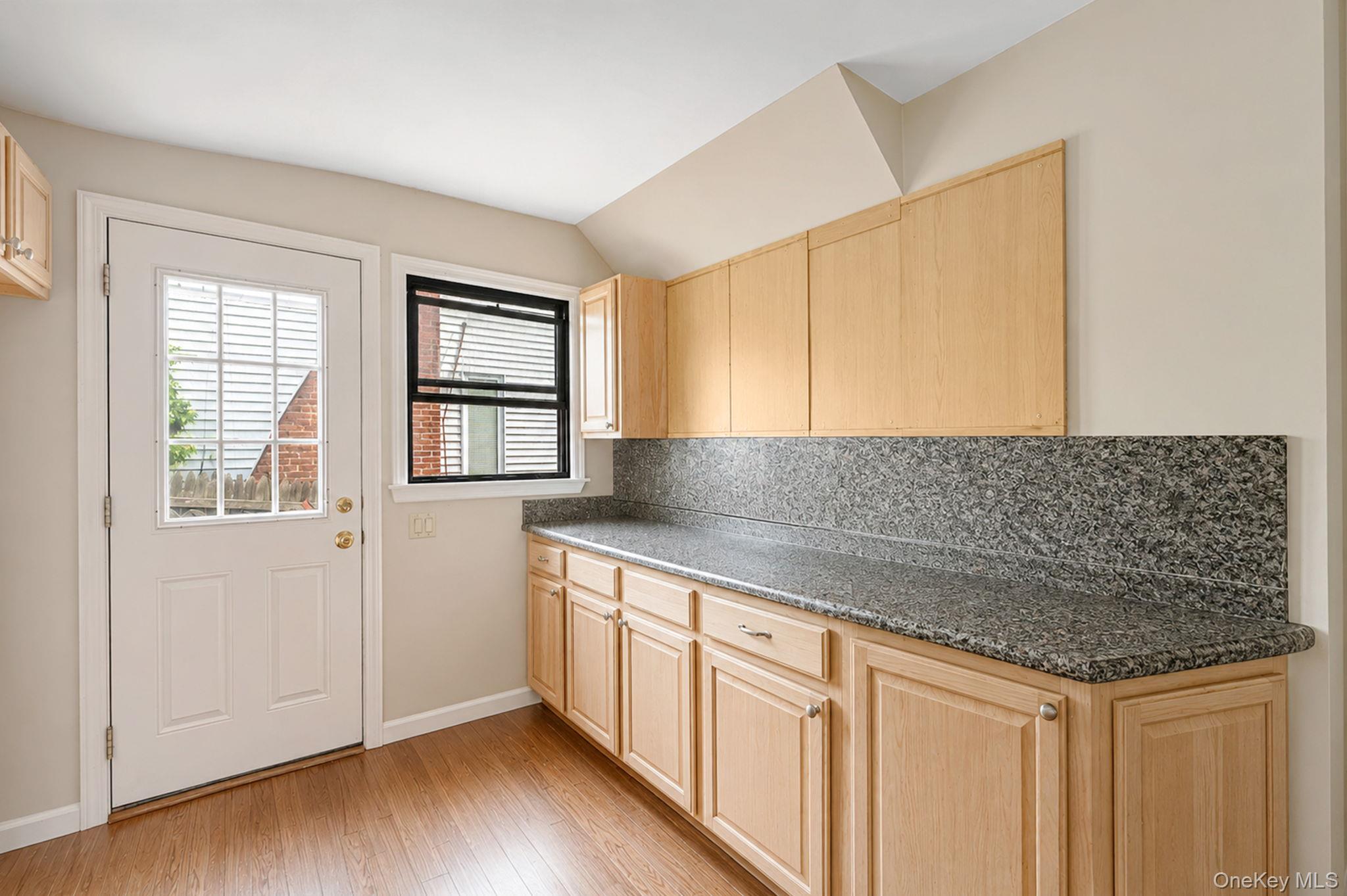 288 Nassau Road – For Sale photo 21