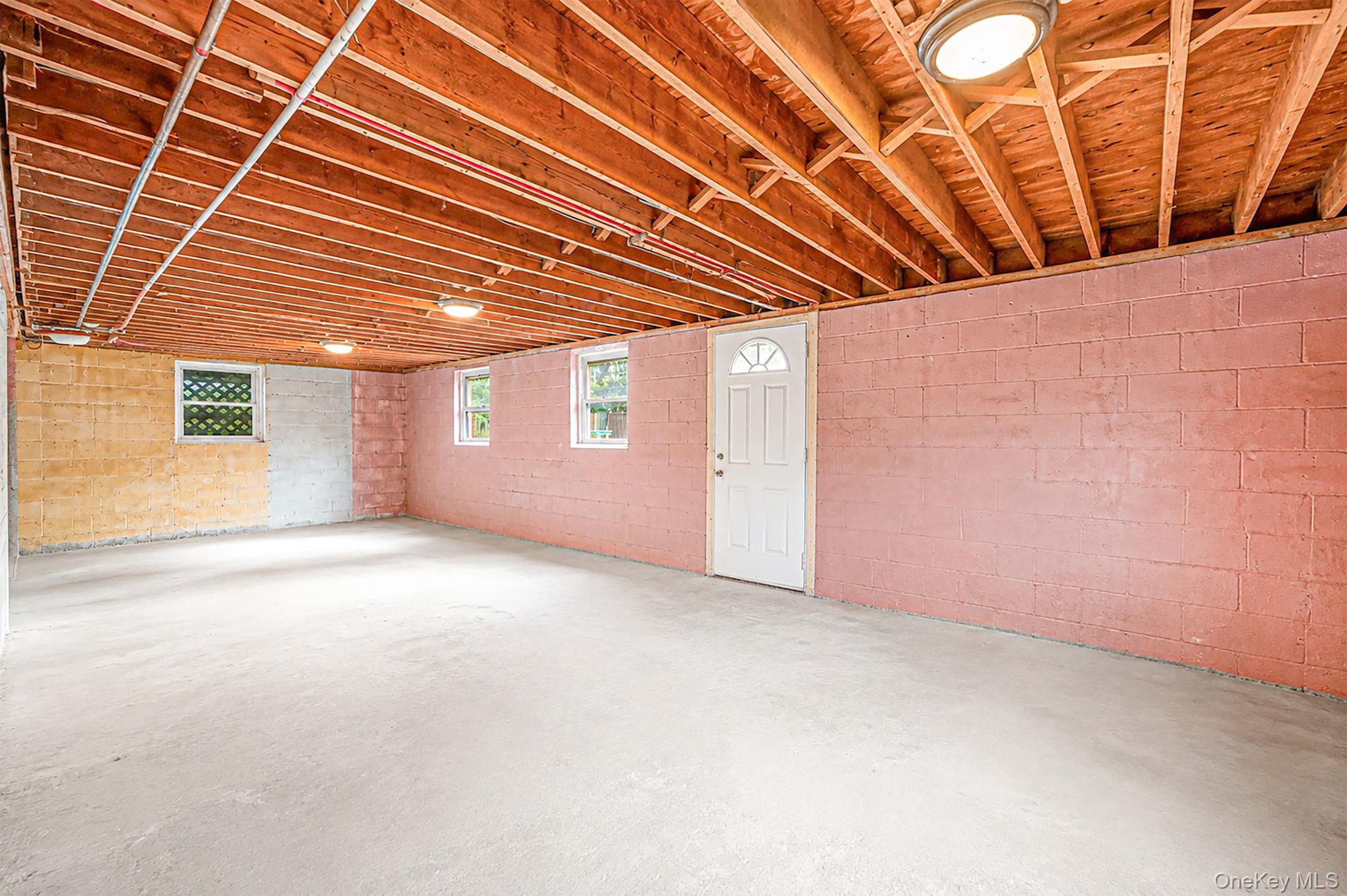 288 Nassau Road – For Sale photo 31