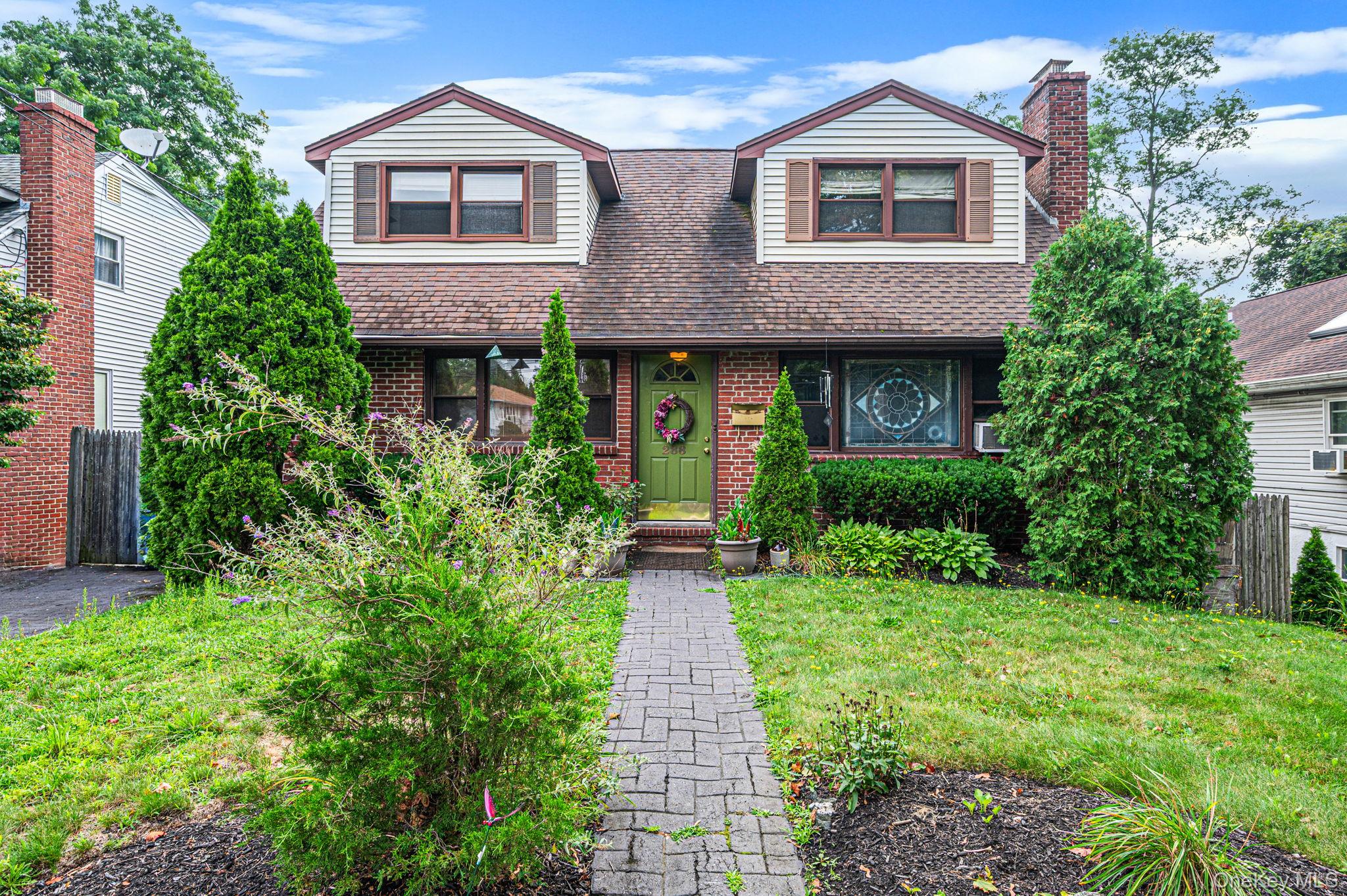 288 Nassau Road – For Sale