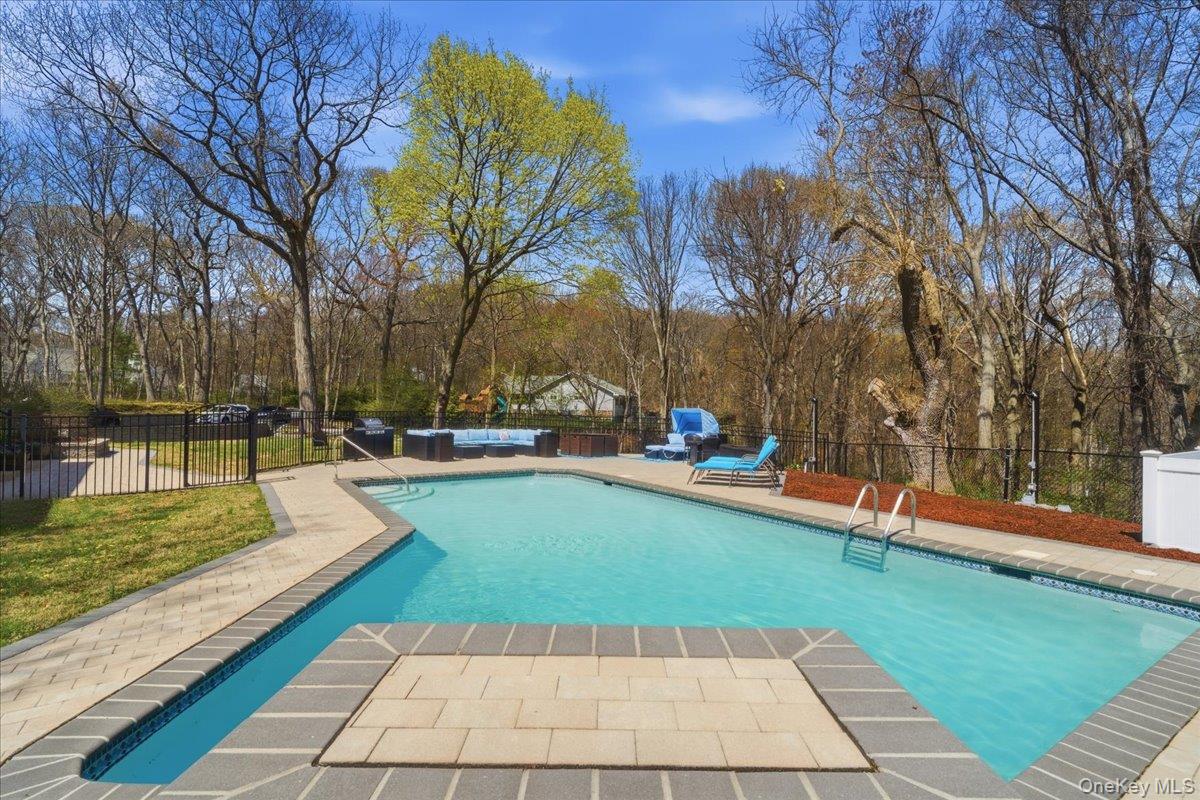 263 Oyster Bay Road – For Rent photo 40