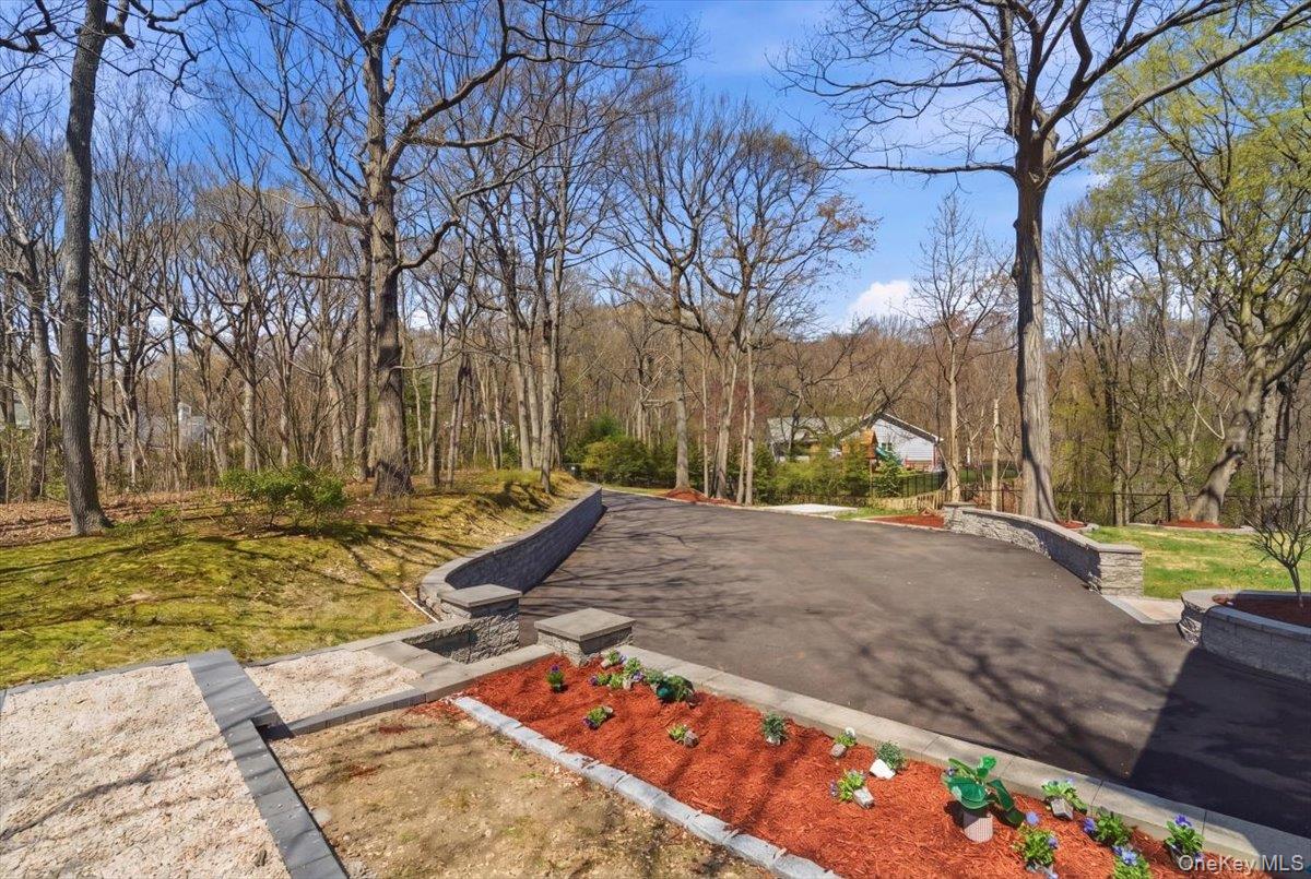 263 Oyster Bay Road – For Rent photo 6