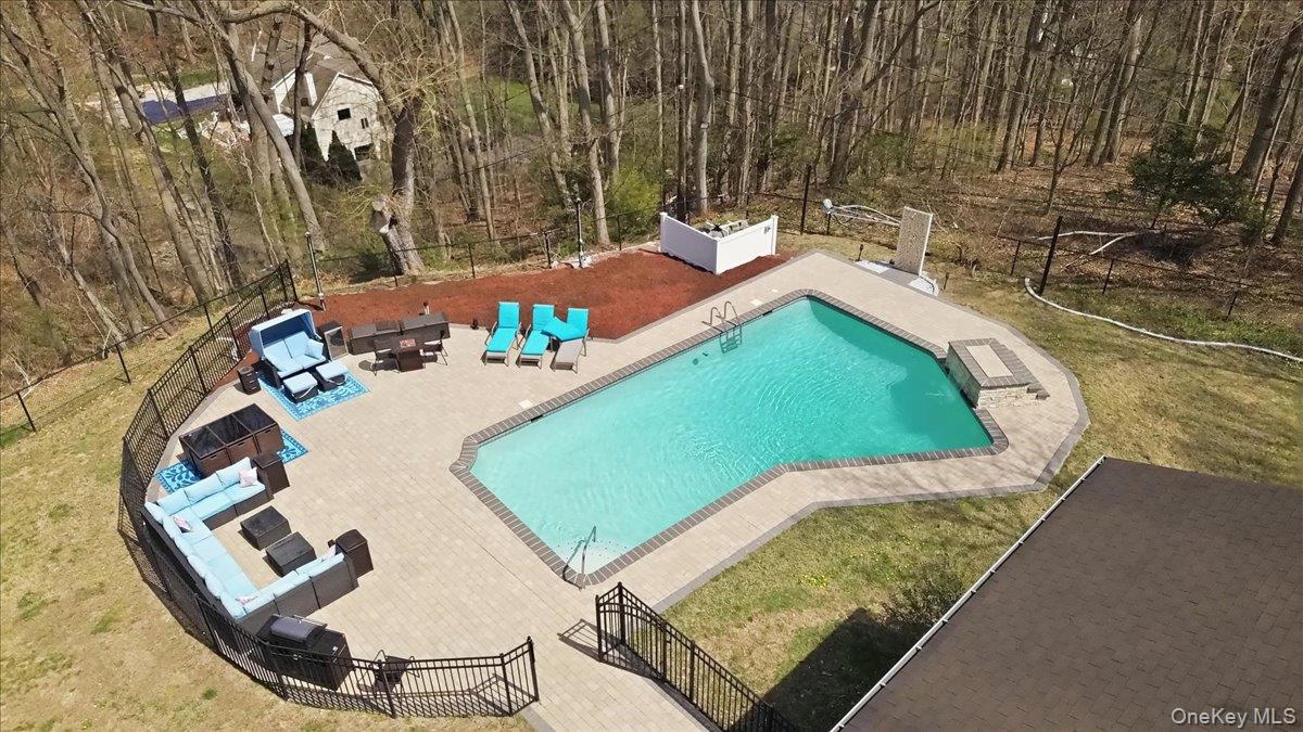 263 Oyster Bay Road – For Rent photo 33