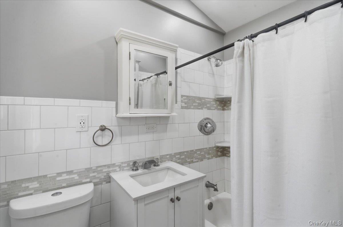 263 Oyster Bay Road – For Rent photo 22