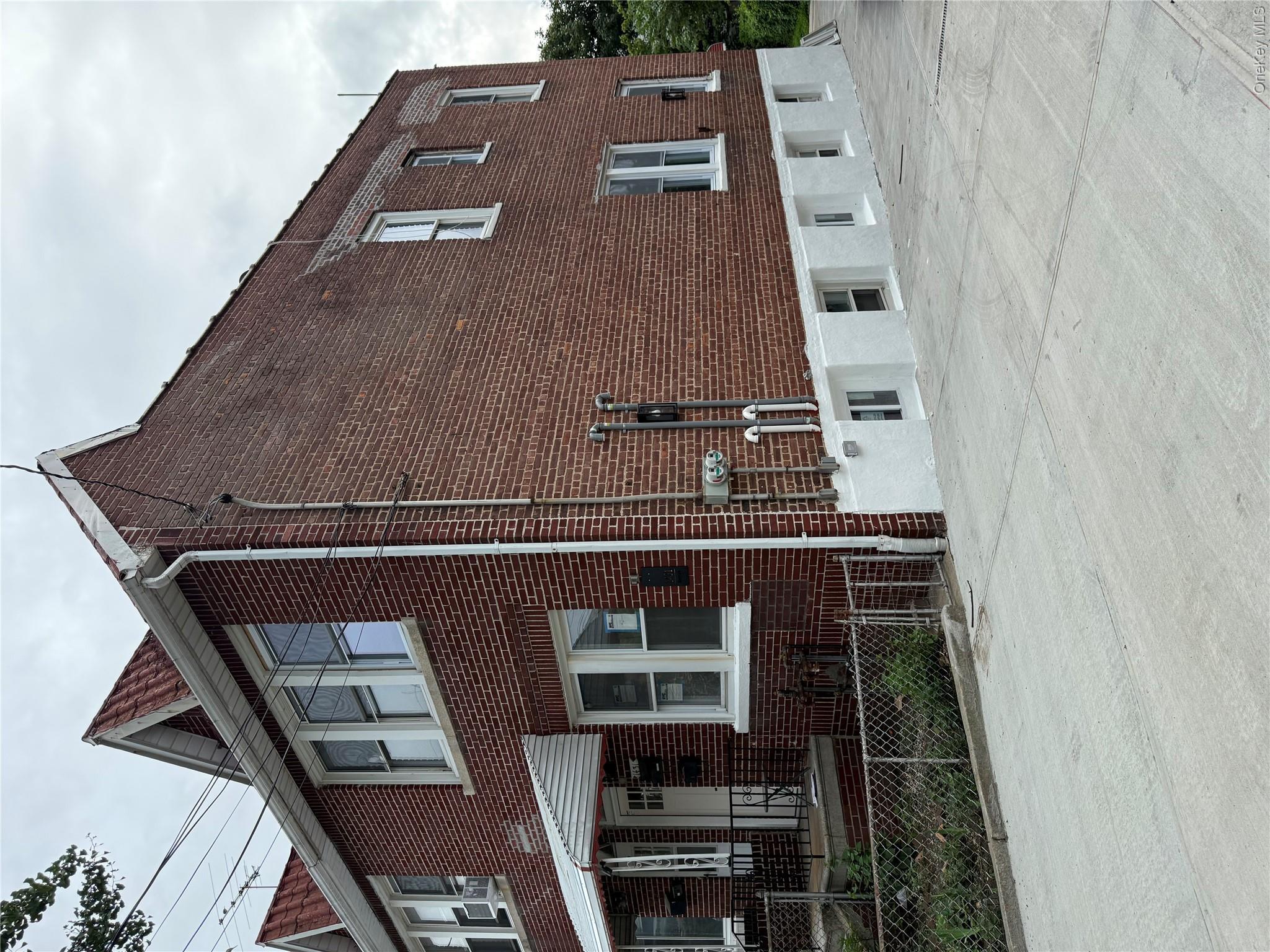 1431 Merry Avenue – For Sale
