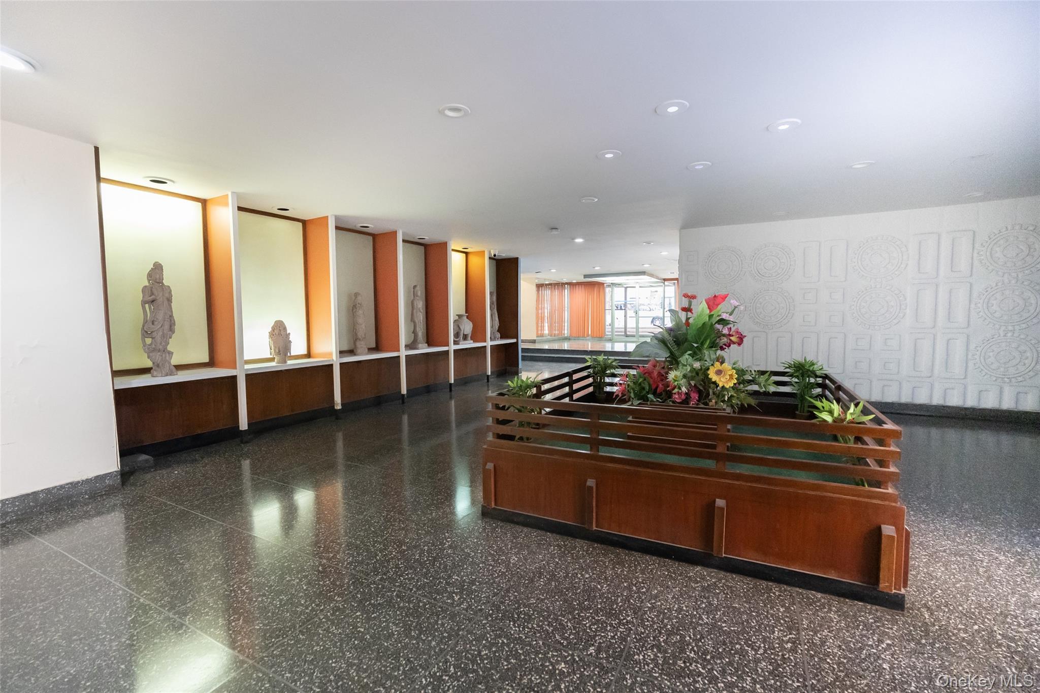 144-30 Sanford Avenue, Unit 2N photo 2