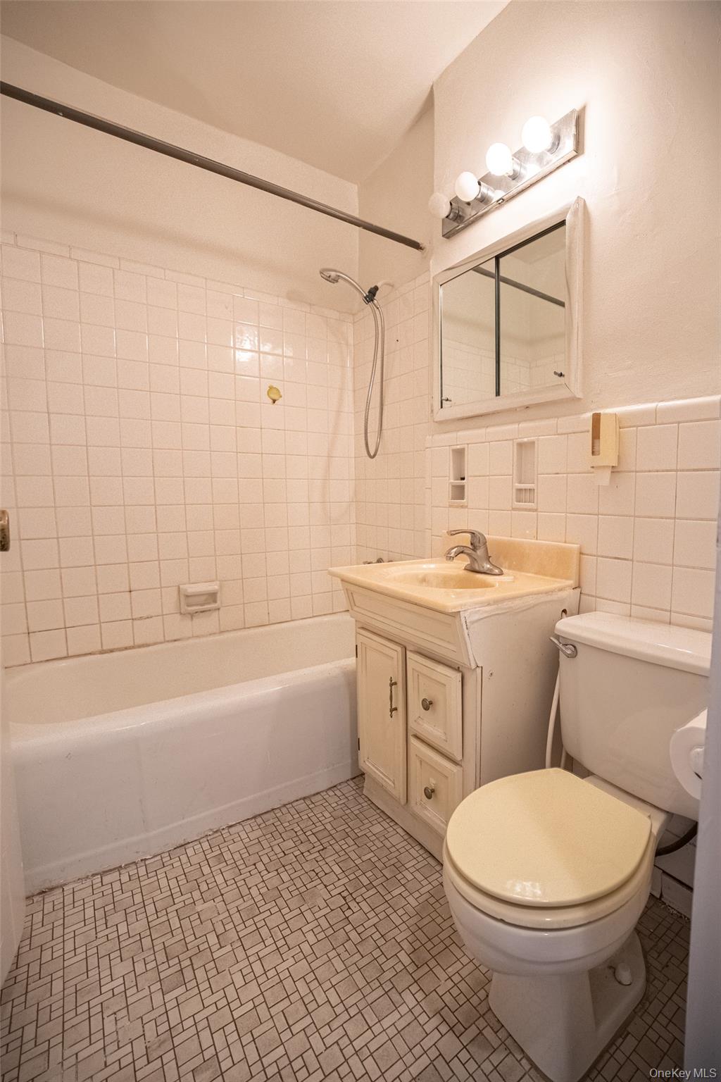 144-30 Sanford Avenue, Unit 2N photo 12
