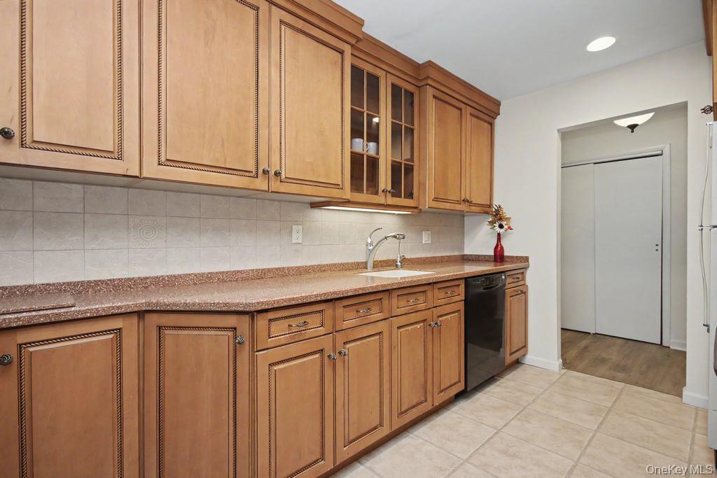 969 Sierra Vista Lane – For Sale photo 8