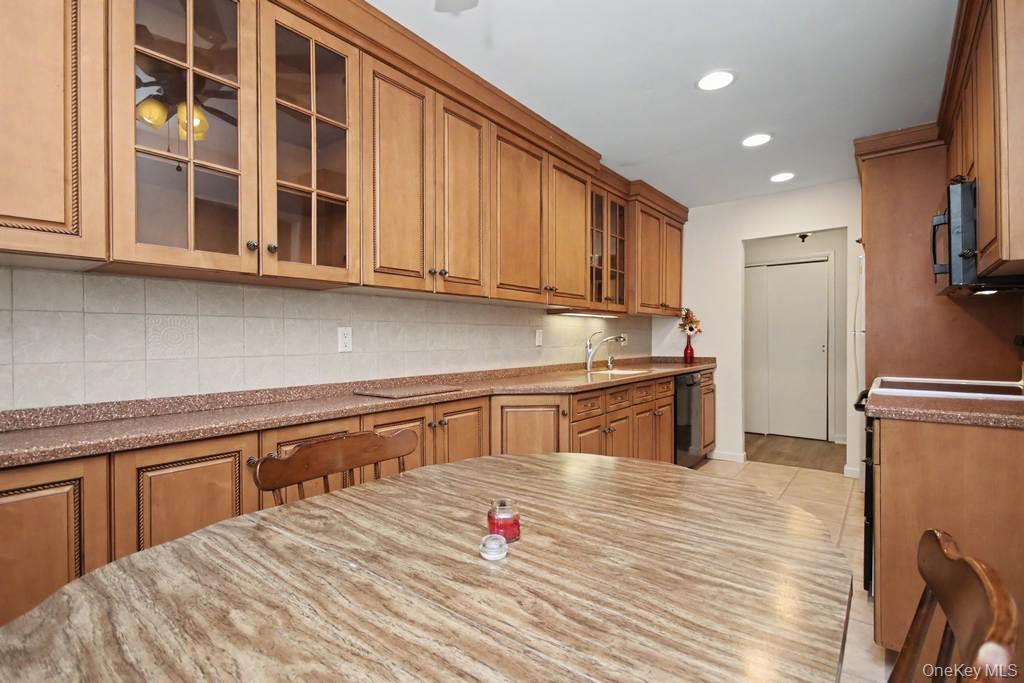 969 Sierra Vista Lane – For Sale photo 6