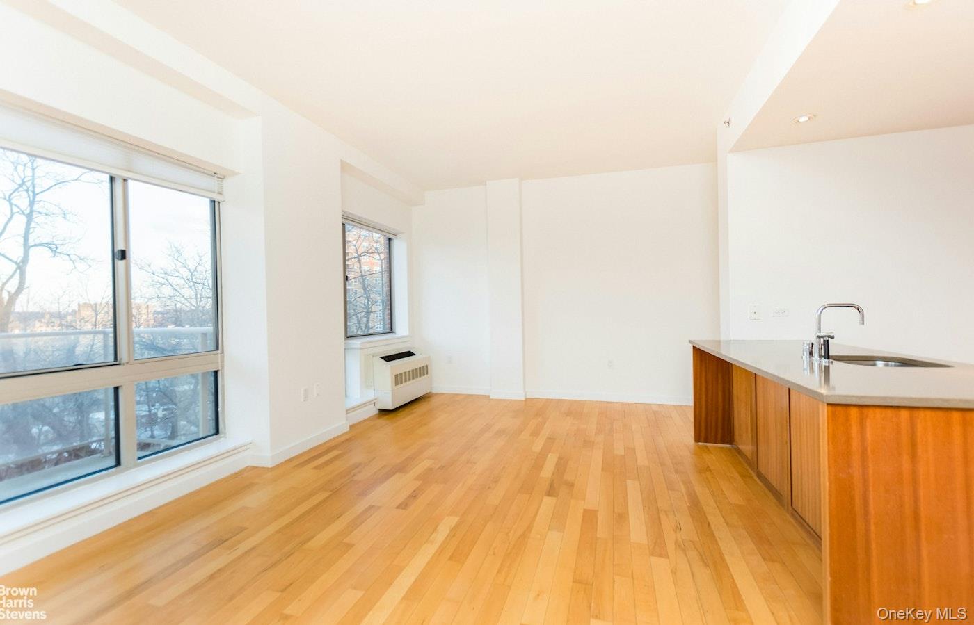 3585 Greystone Avenue, Unit 4B photo 8