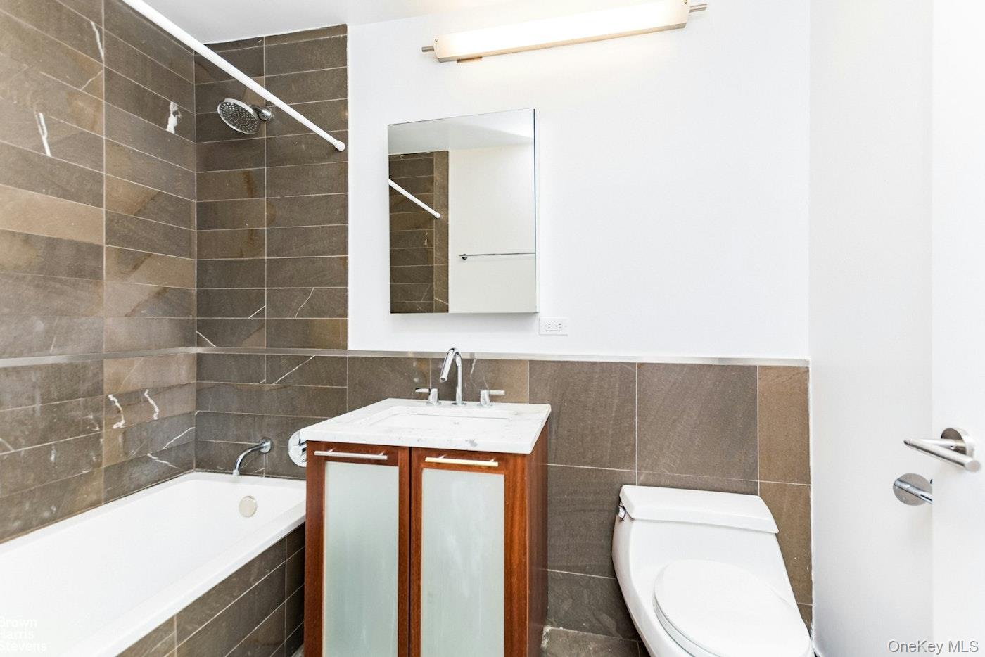 3585 Greystone Avenue, Unit 4B