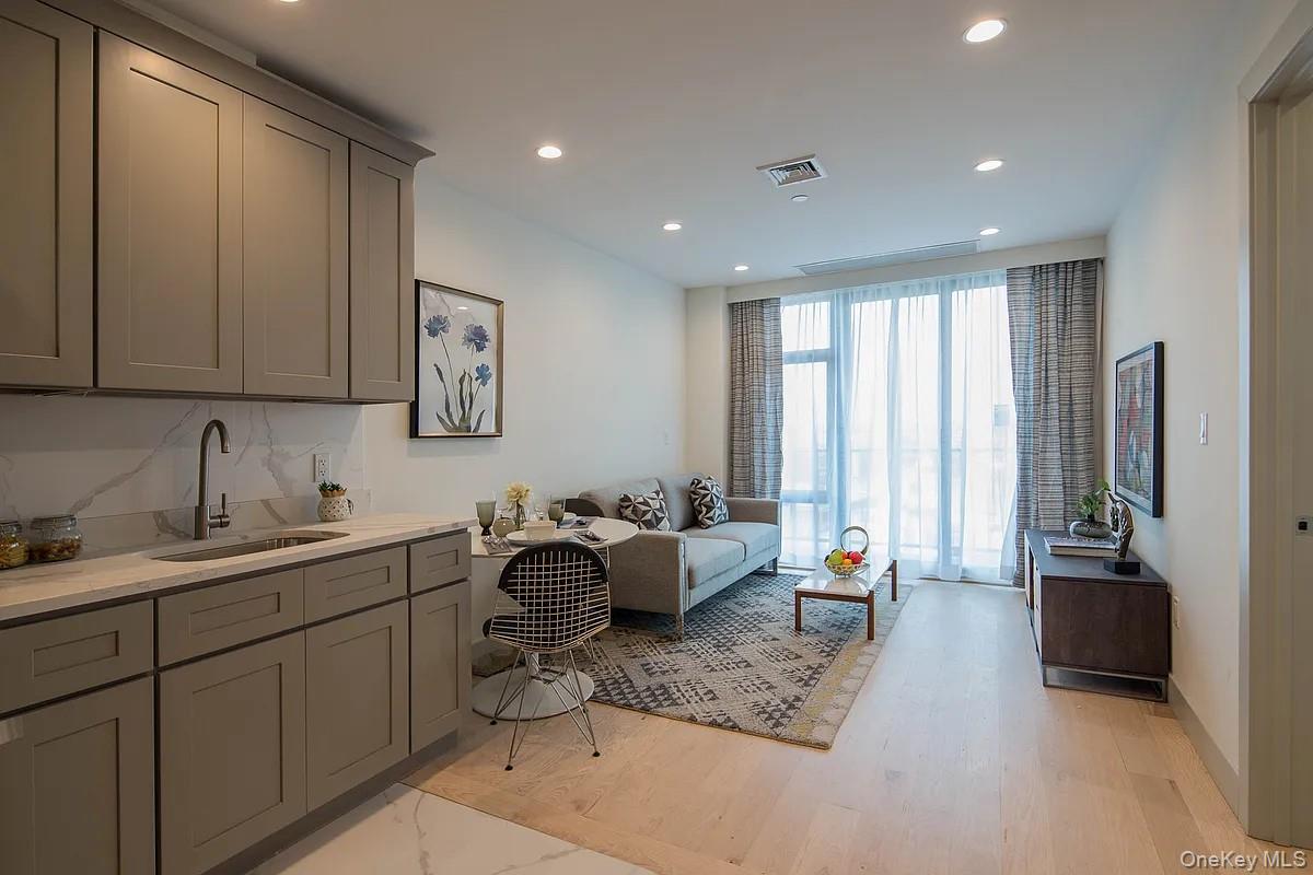 14126 Northern Boulevard, Unit 4D photo 6