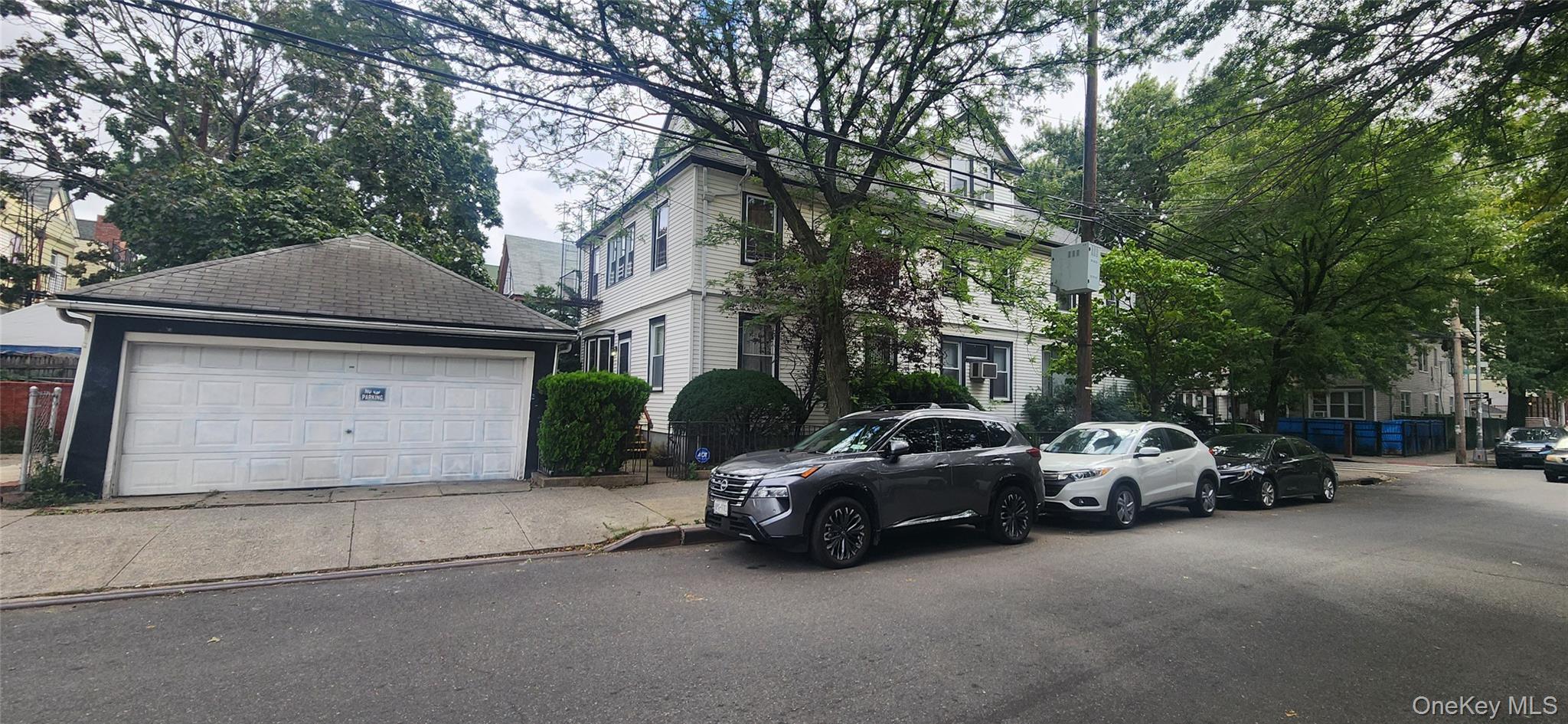 94-01 40th Drive – For Sale photo 3