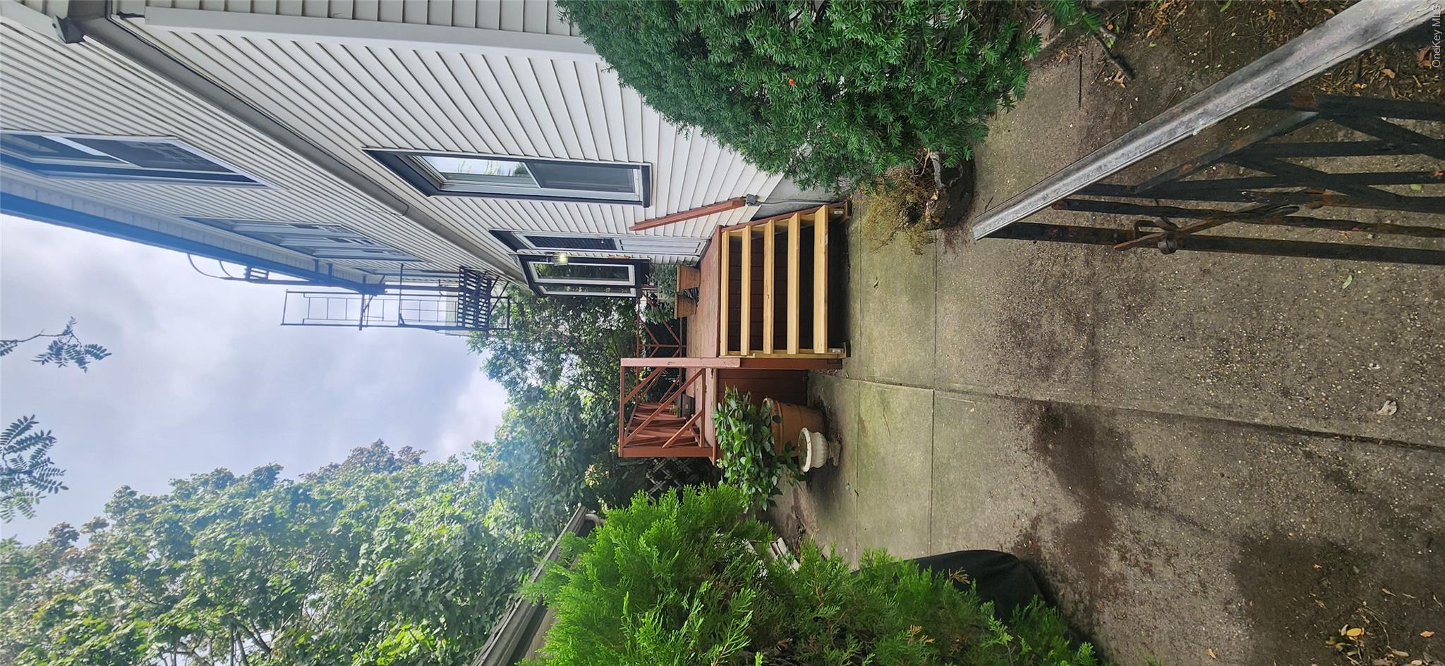 94-01 40th Drive – For Sale photo 4