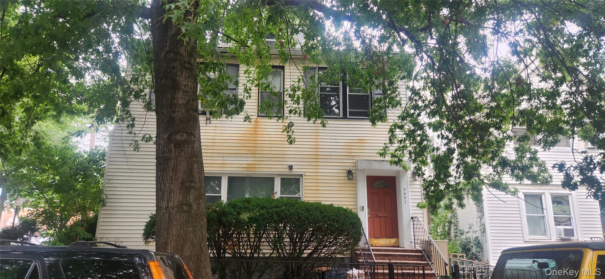 94-01 40th Drive – For Sale photo 2
