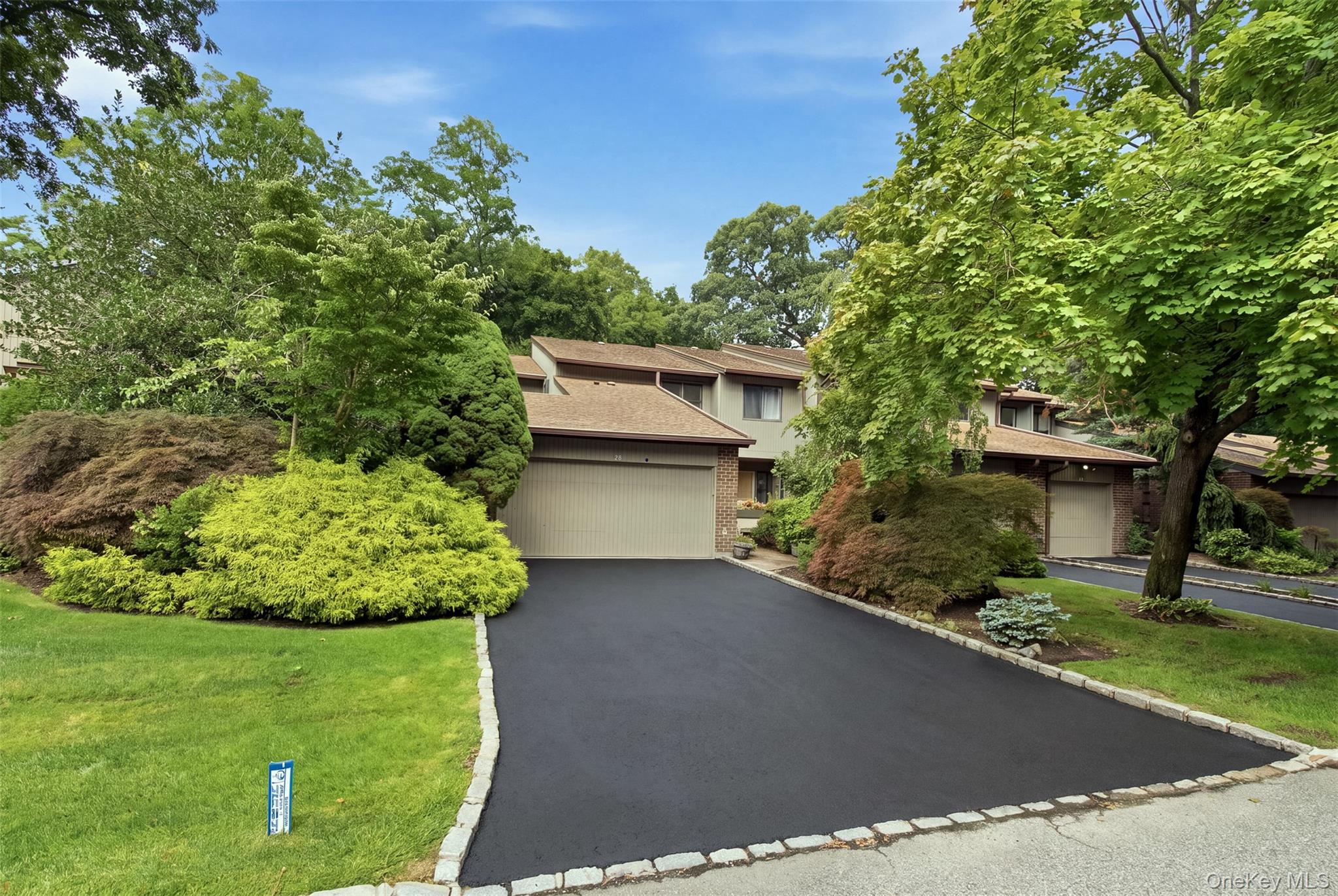 42 Country Club Drive – For Sale photo 3