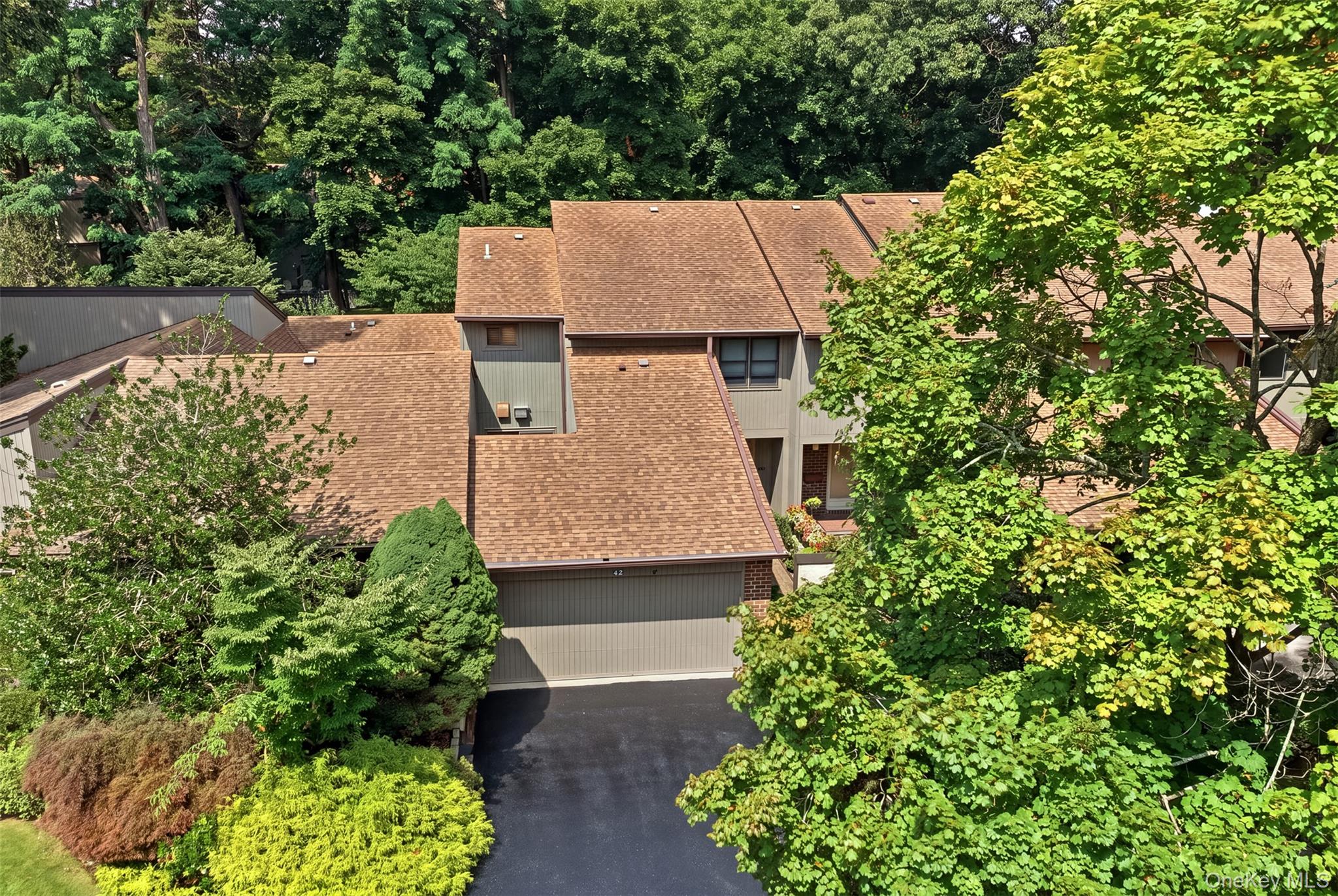 42 Country Club Drive – For Sale photo 5