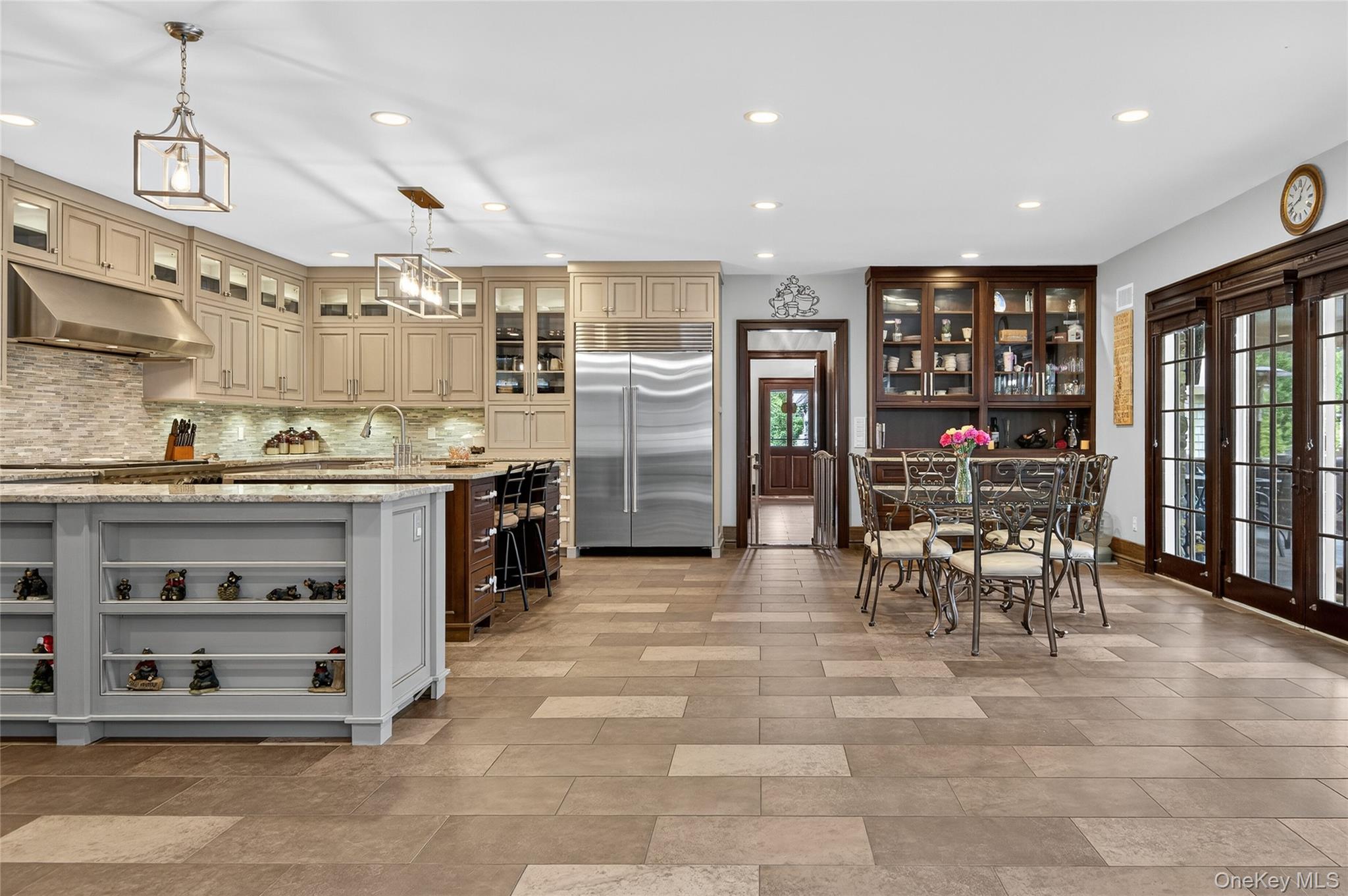23 Gloria Lane – For Sale photo 8