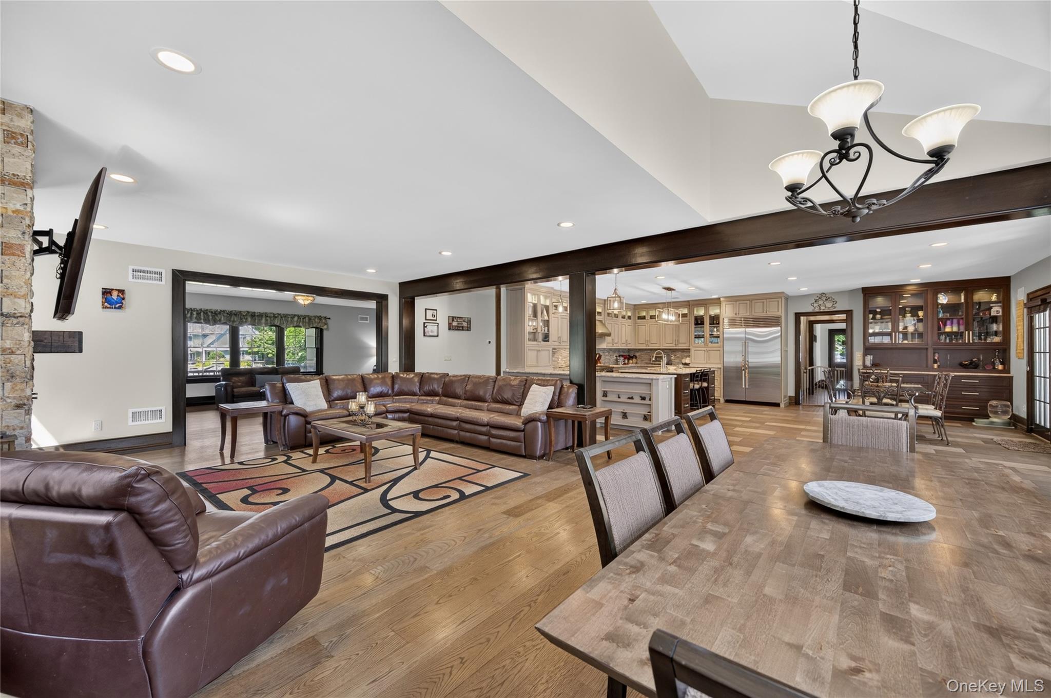 23 Gloria Lane – For Sale photo 11