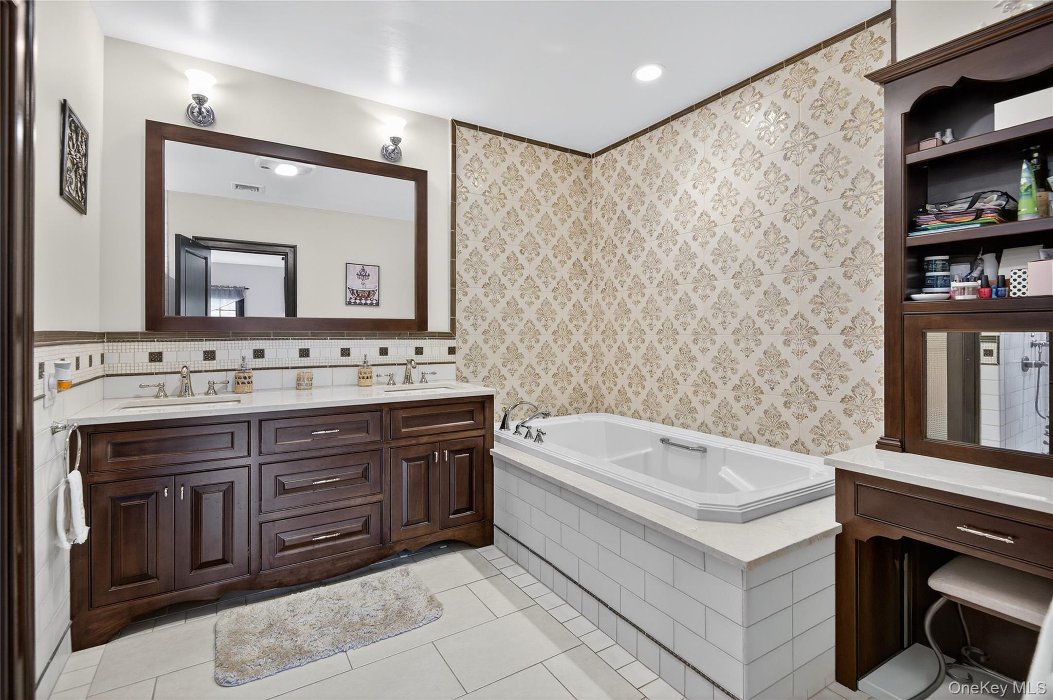 23 Gloria Lane – For Sale photo 16