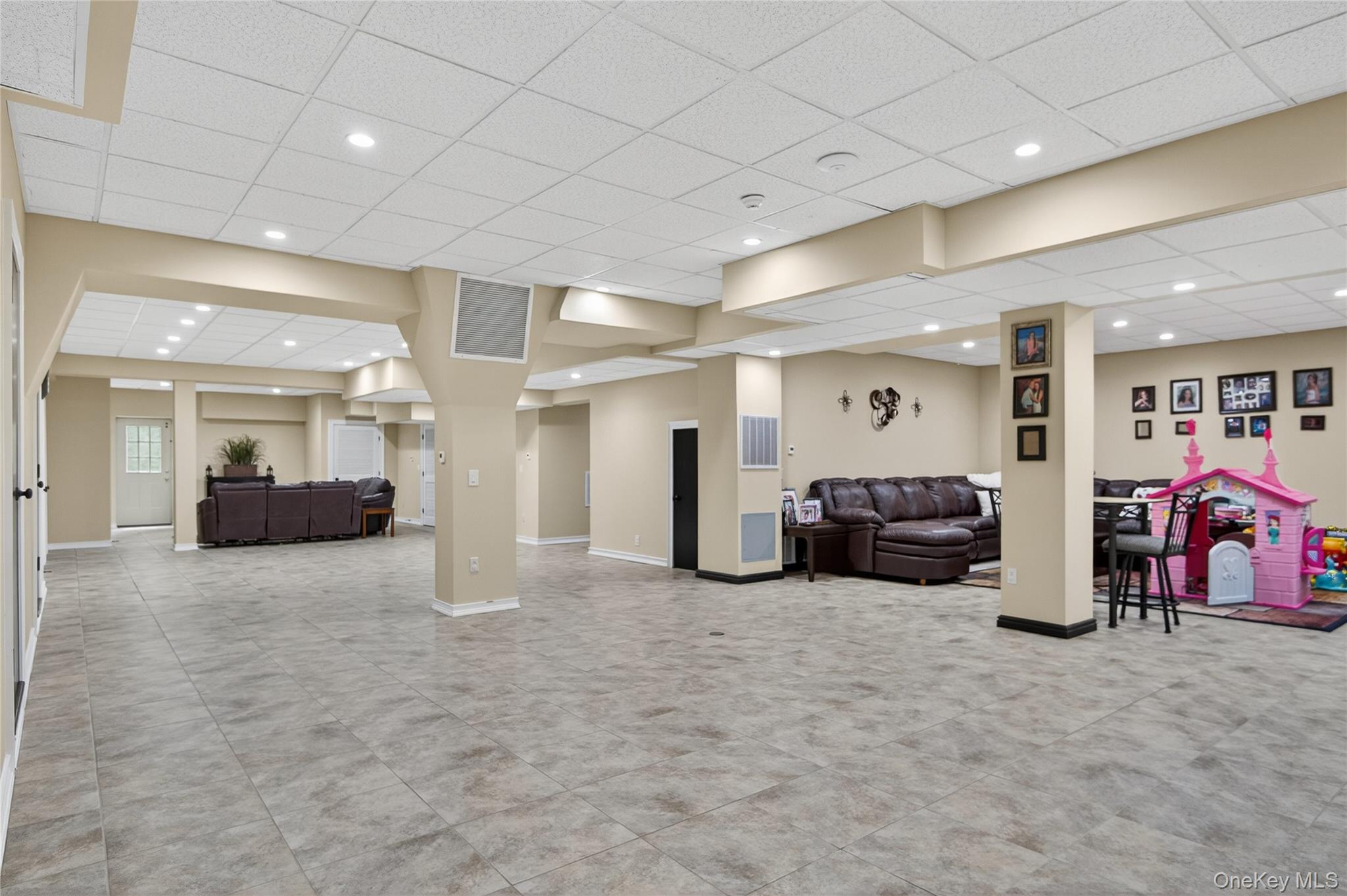 23 Gloria Lane – For Sale photo 37