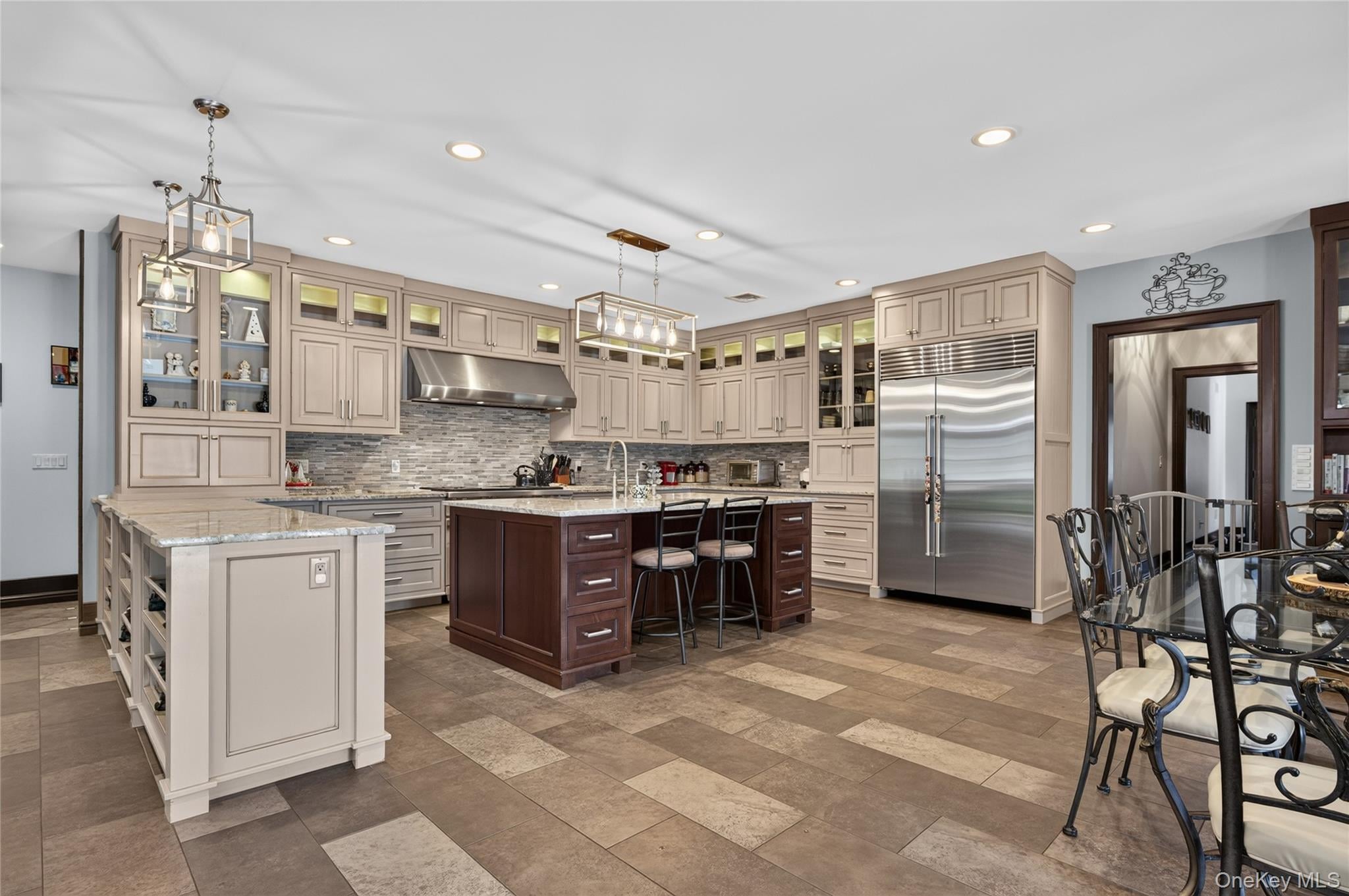 23 Gloria Lane – For Sale photo 5