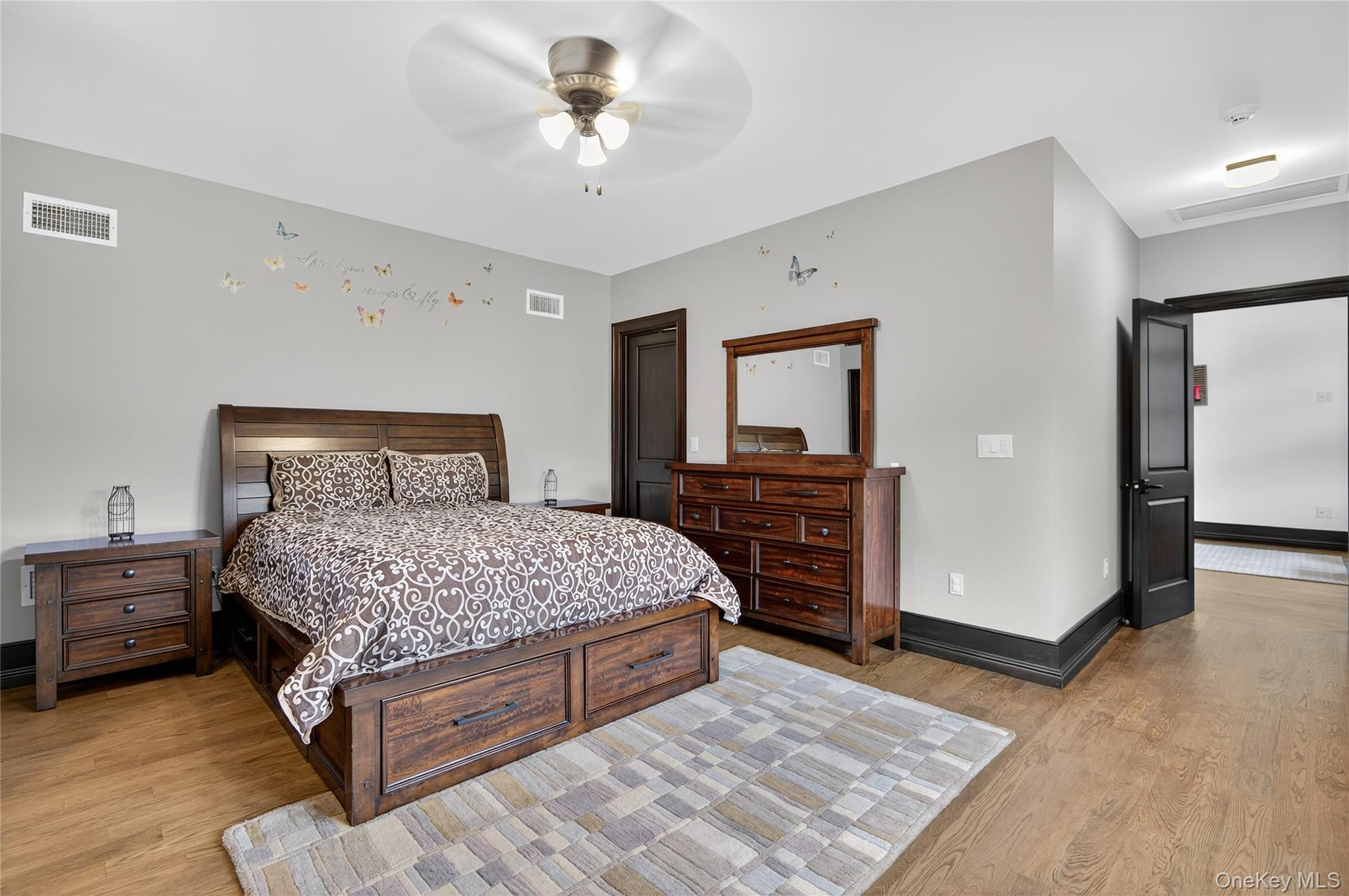23 Gloria Lane – For Sale photo 35