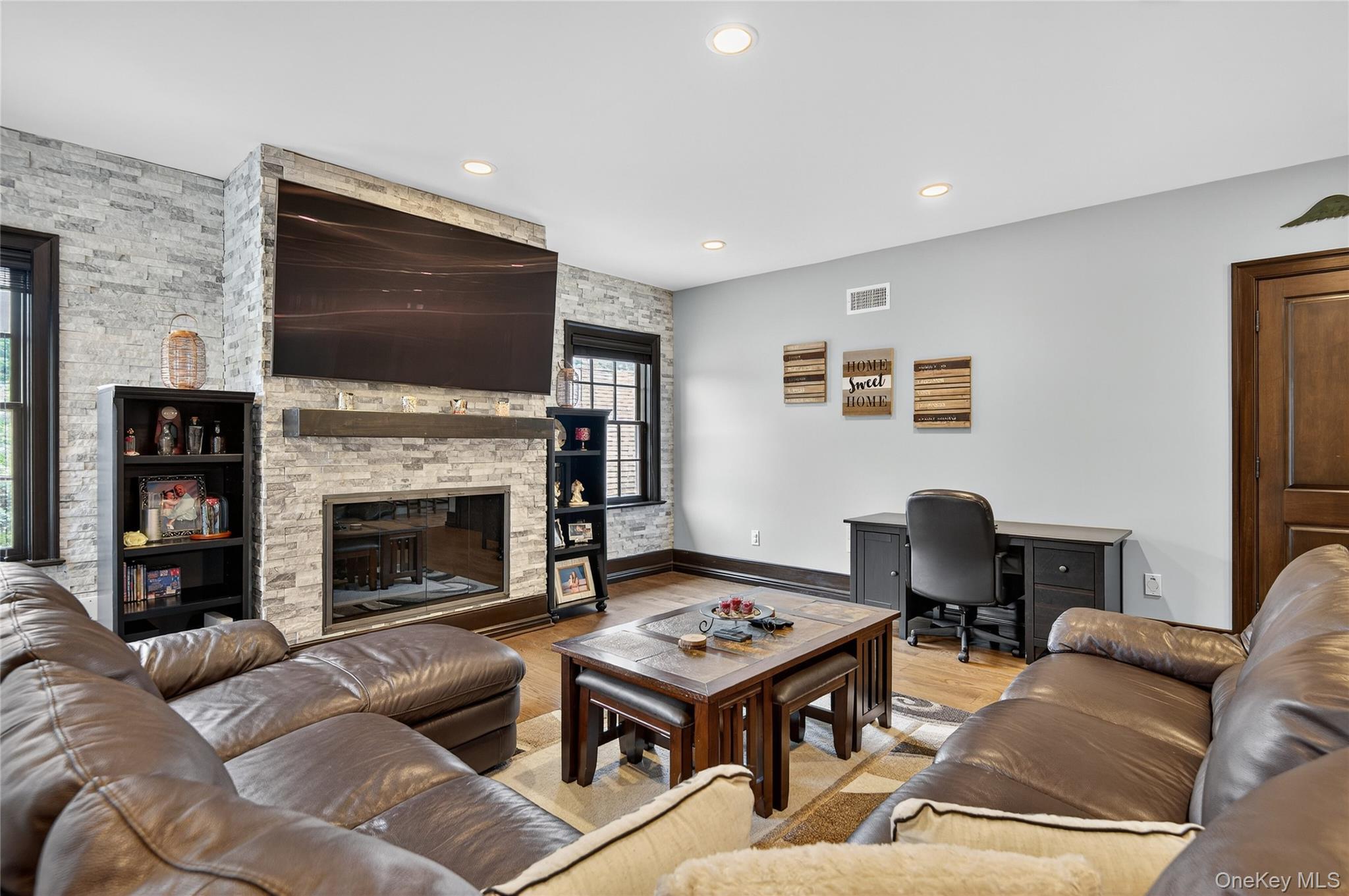 23 Gloria Lane – For Sale photo 22