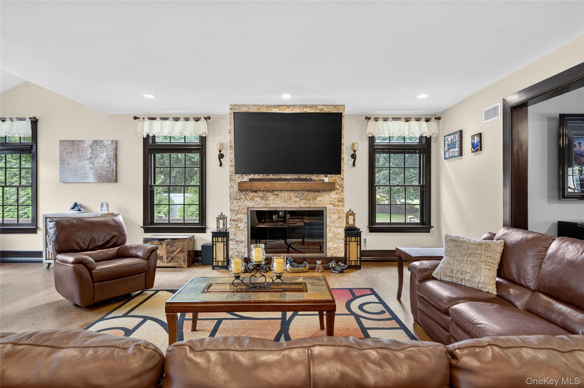 23 Gloria Lane – For Sale photo 13