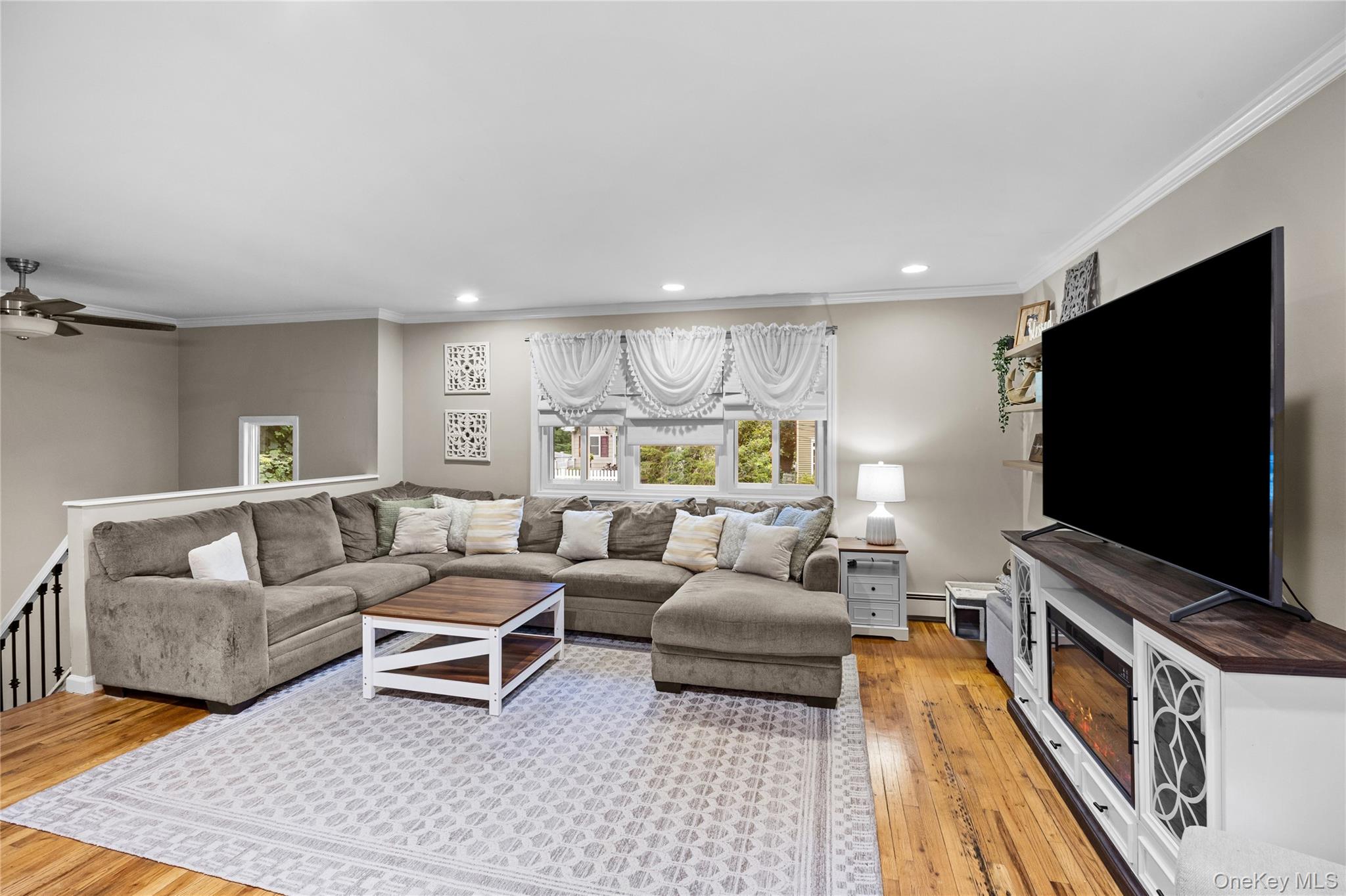 33 Manhasset Road – For Sale photo 3