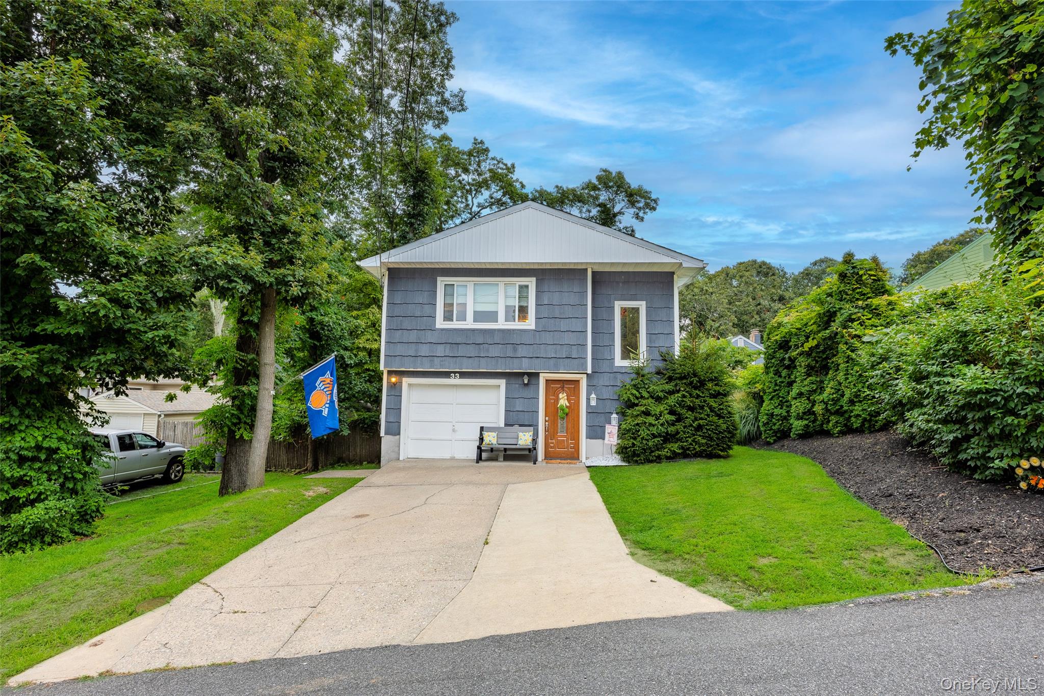 33 Manhasset Road – For Sale