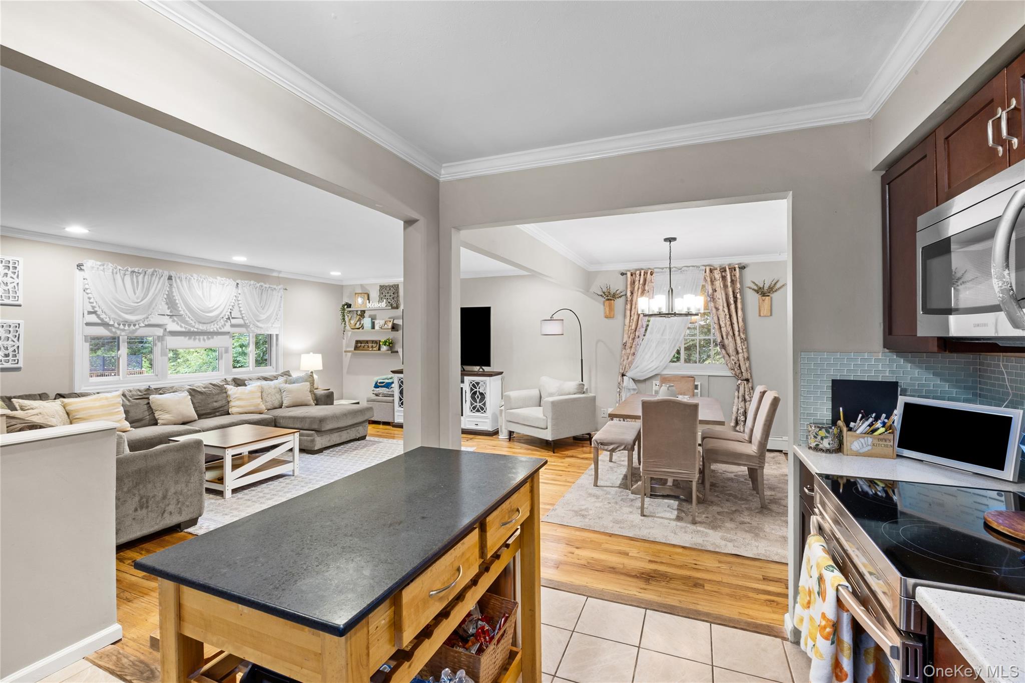 33 Manhasset Road – For Sale photo 9