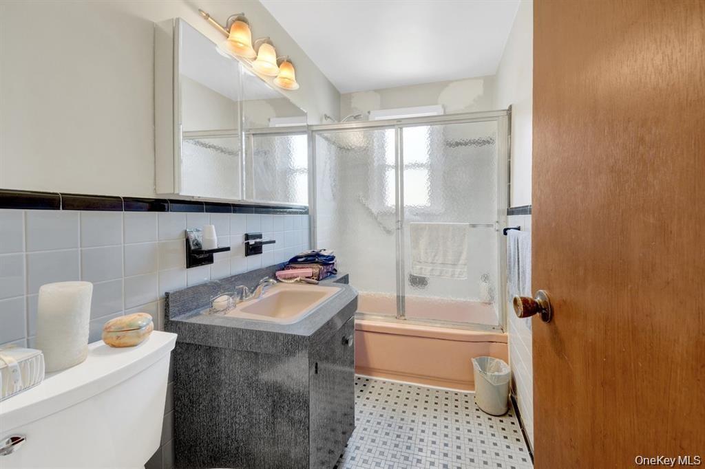 561 Logan Avenue – For Rent photo 5