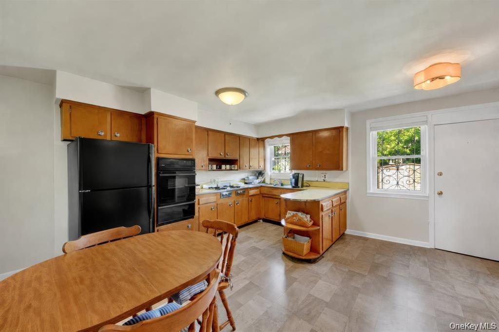 561 Logan Avenue – For Rent photo 7
