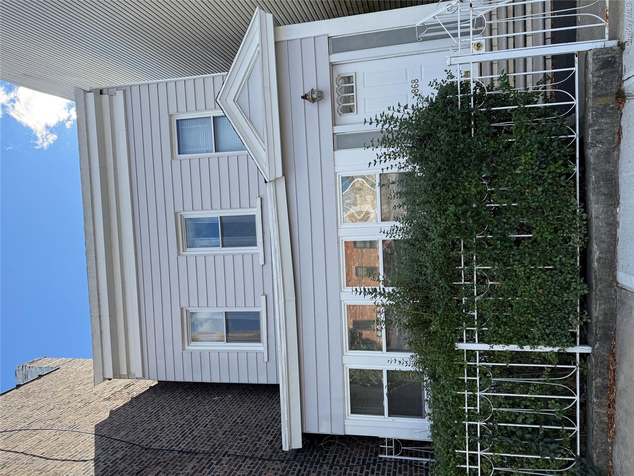 868 Morris Park Avenue – For Sale