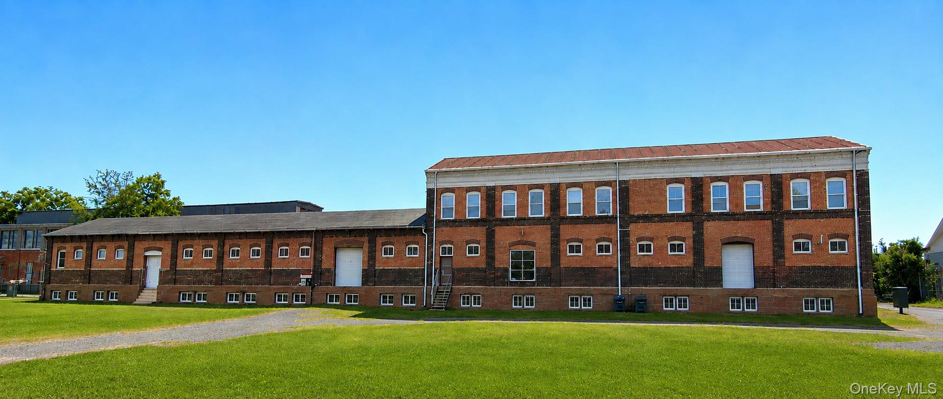 17 Midland Avenue, Unit 1 photo 4