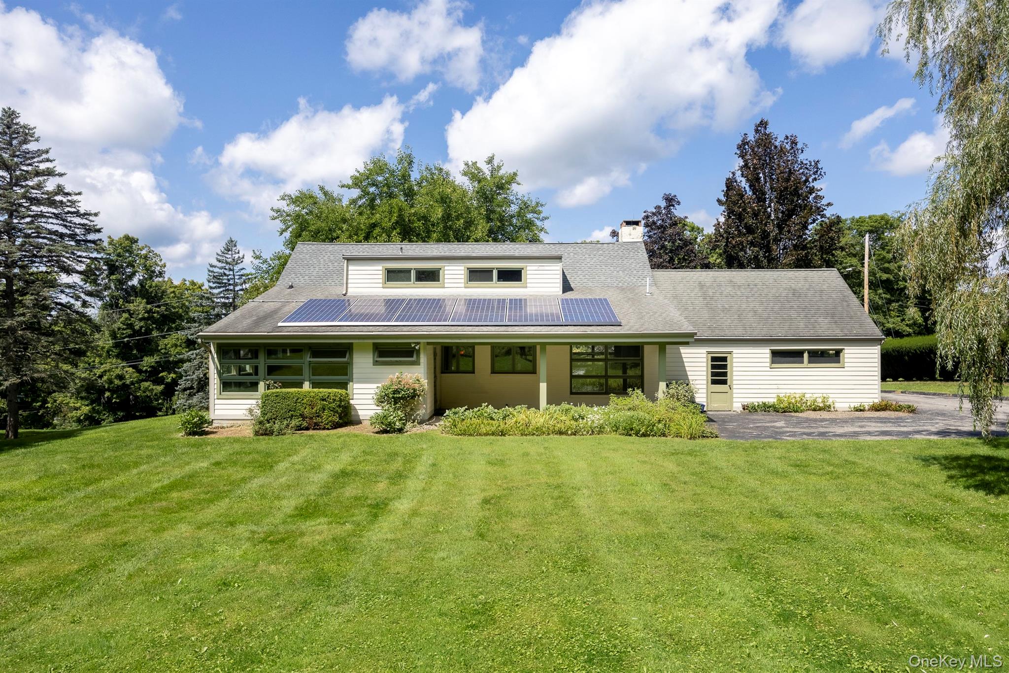 12 Ciferri Drive – For Sale photo 3