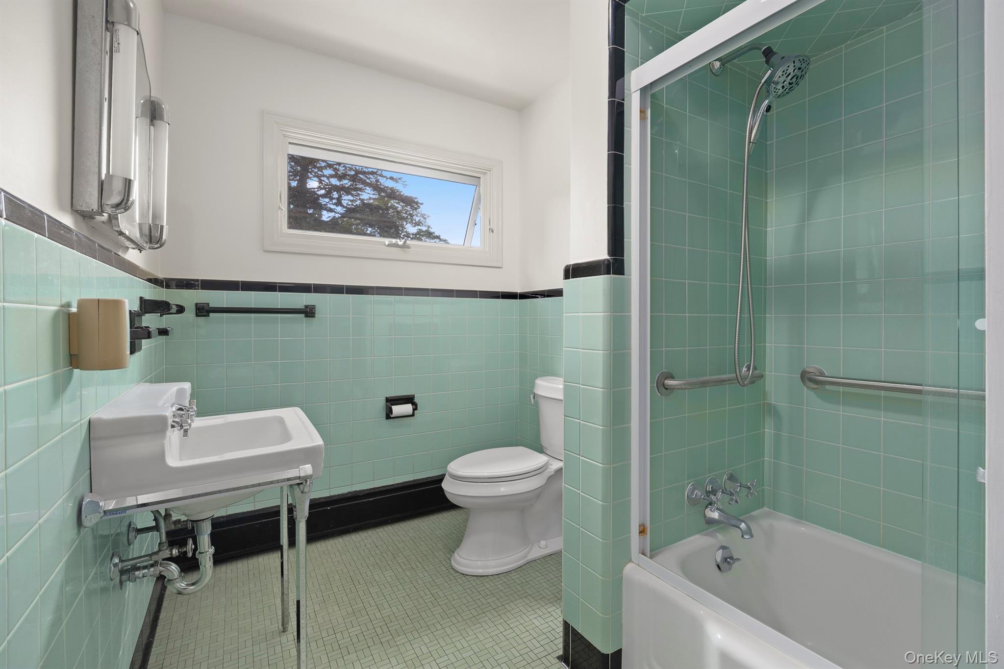 12 Ciferri Drive – For Sale photo 16