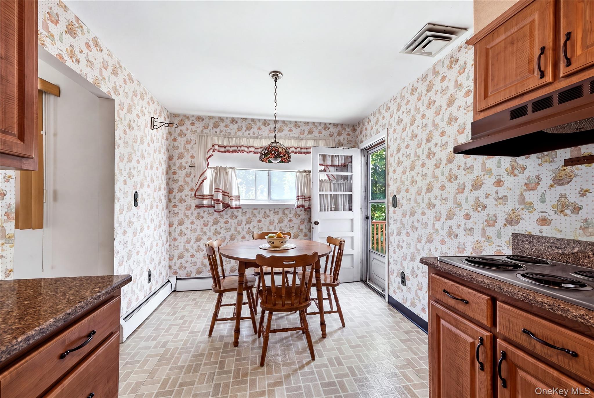 18 Valley Lane E – For Sale photo 11