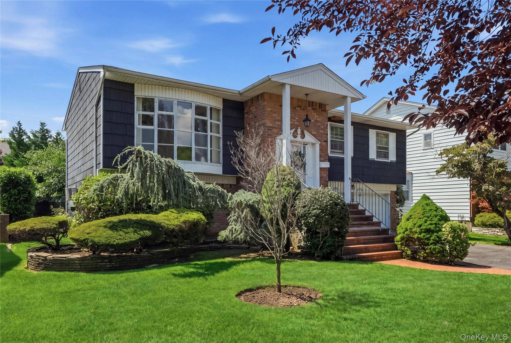 18 Valley Lane E – For Sale photo 2
