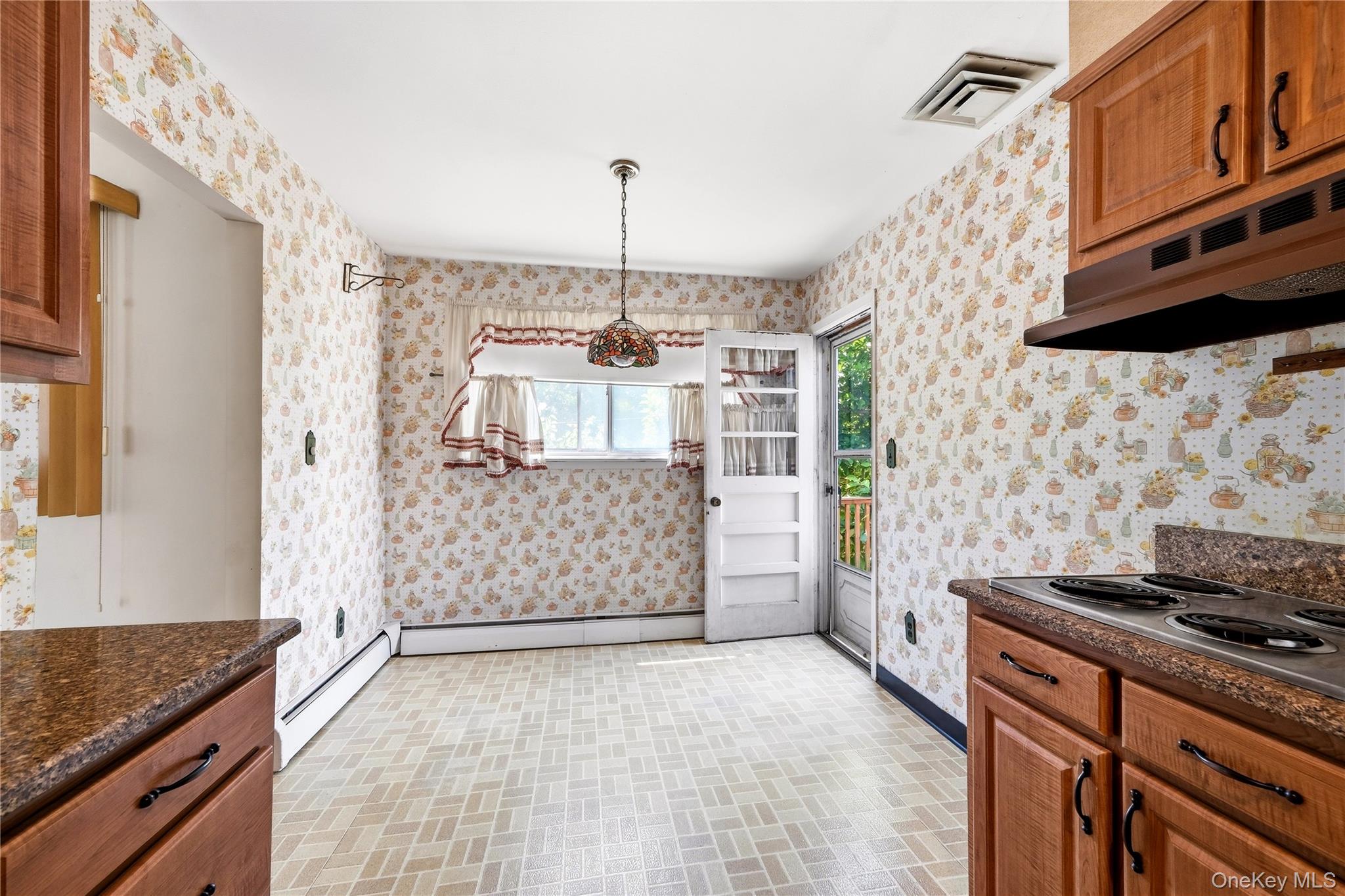 18 Valley Lane E – For Sale photo 12