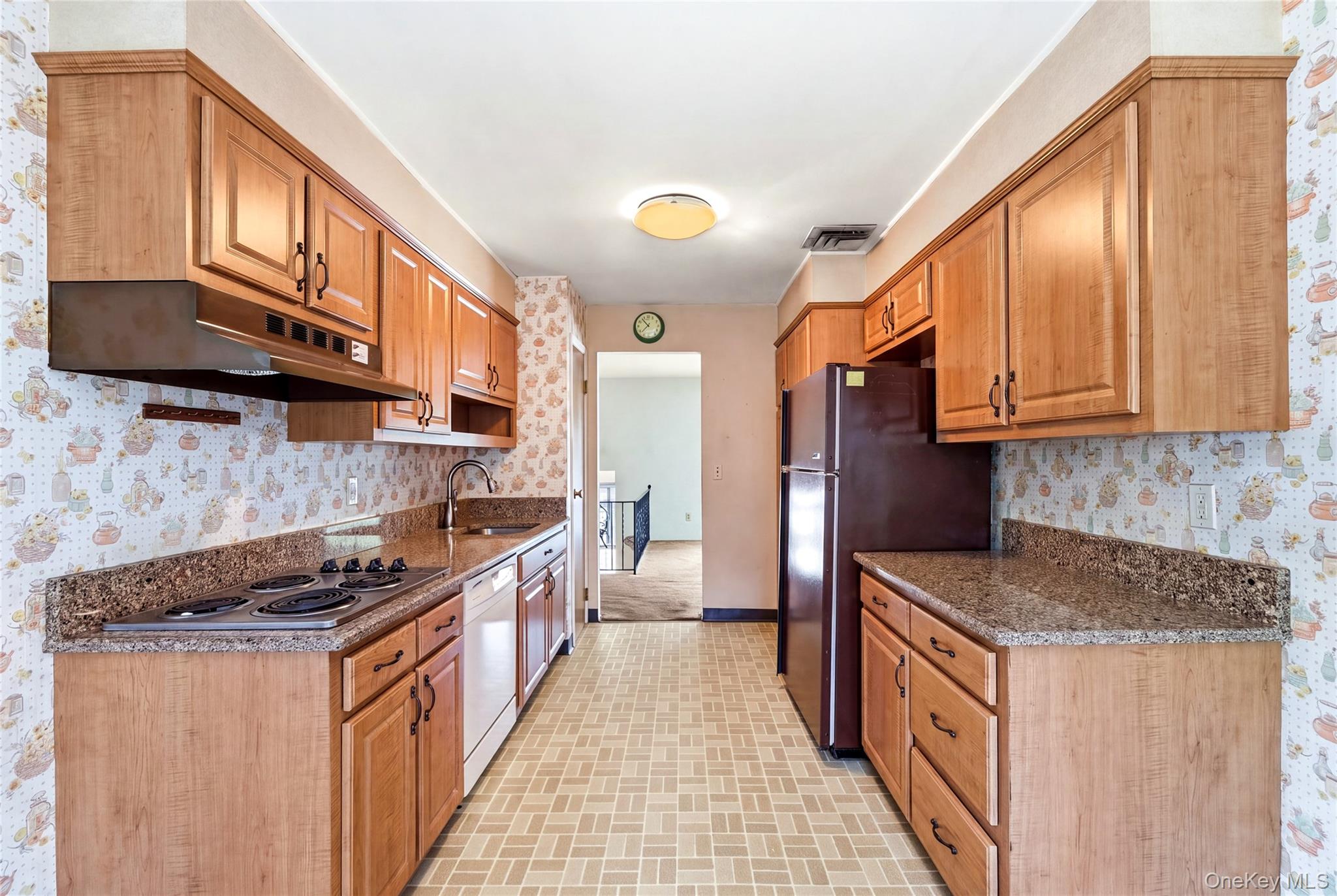 18 Valley Lane E – For Sale photo 9