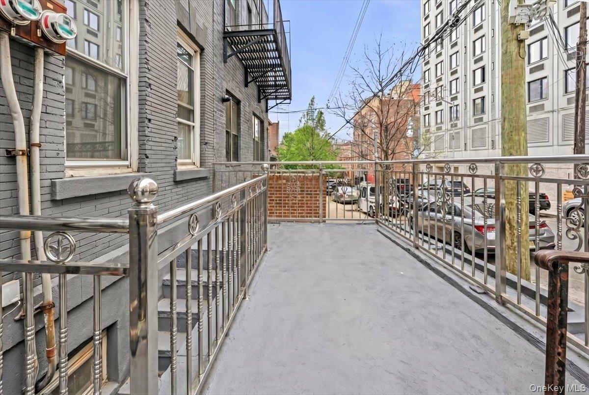 2050 Ryer Avenue – For Sale photo 30