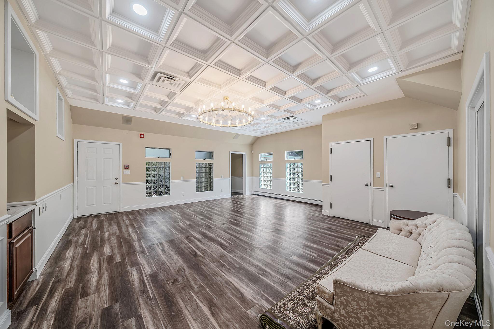 41 Echo Avenue – For Rent photo 8