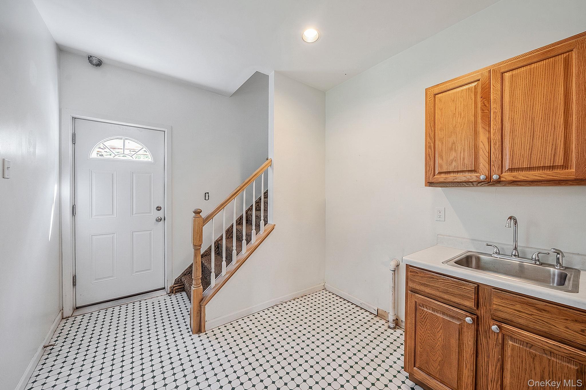 41 Echo Avenue – For Rent photo 13