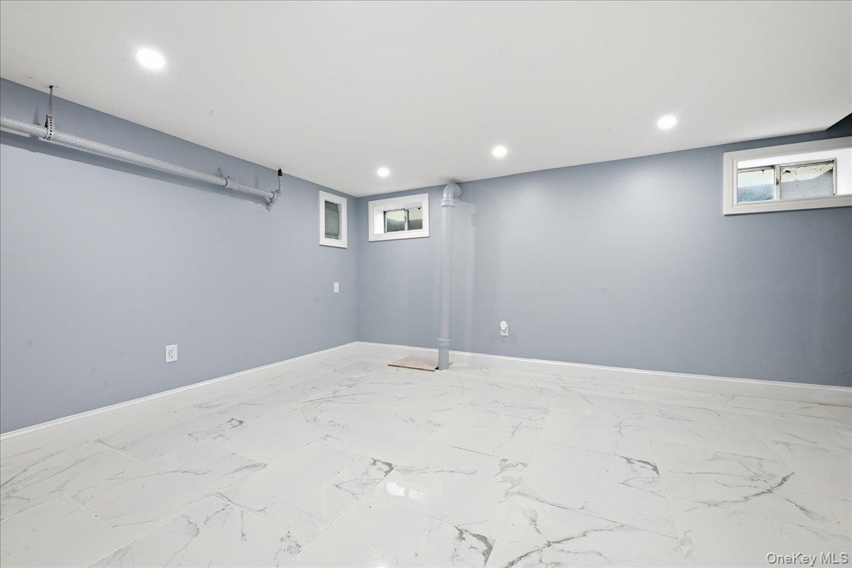 415 Leonard Boulevard – For Sale photo 22