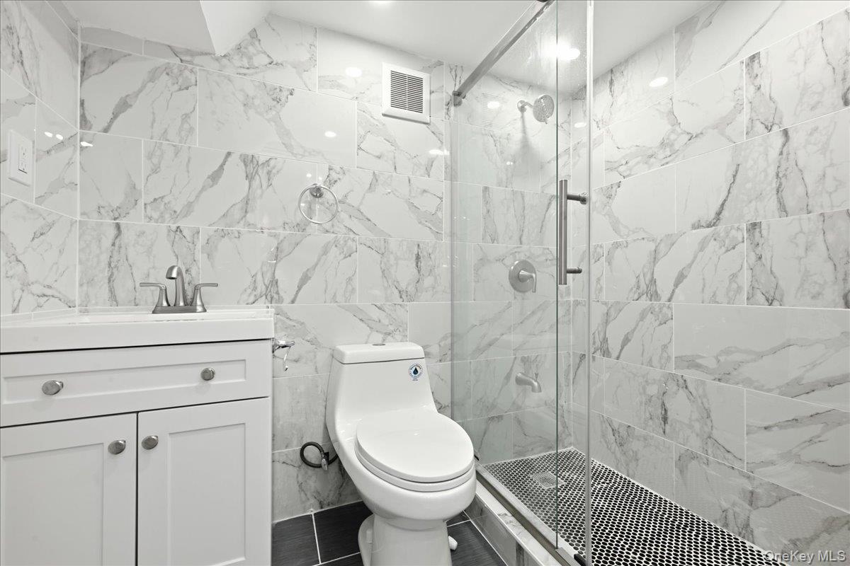 415 Leonard Boulevard – For Sale photo 23