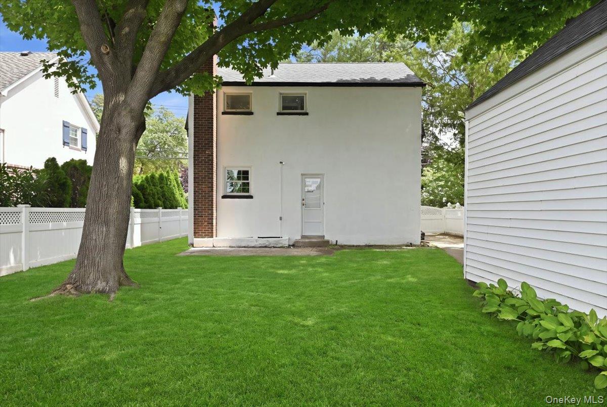 415 Leonard Boulevard – For Sale photo 28